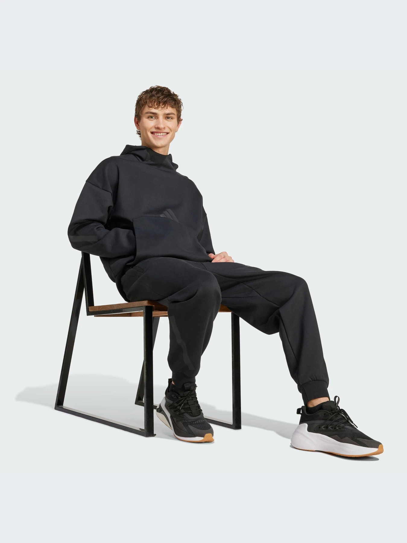 Брюки Adidas ZNE модель JD9599 Брюки Adidas ZNE модель JD9599 Фото