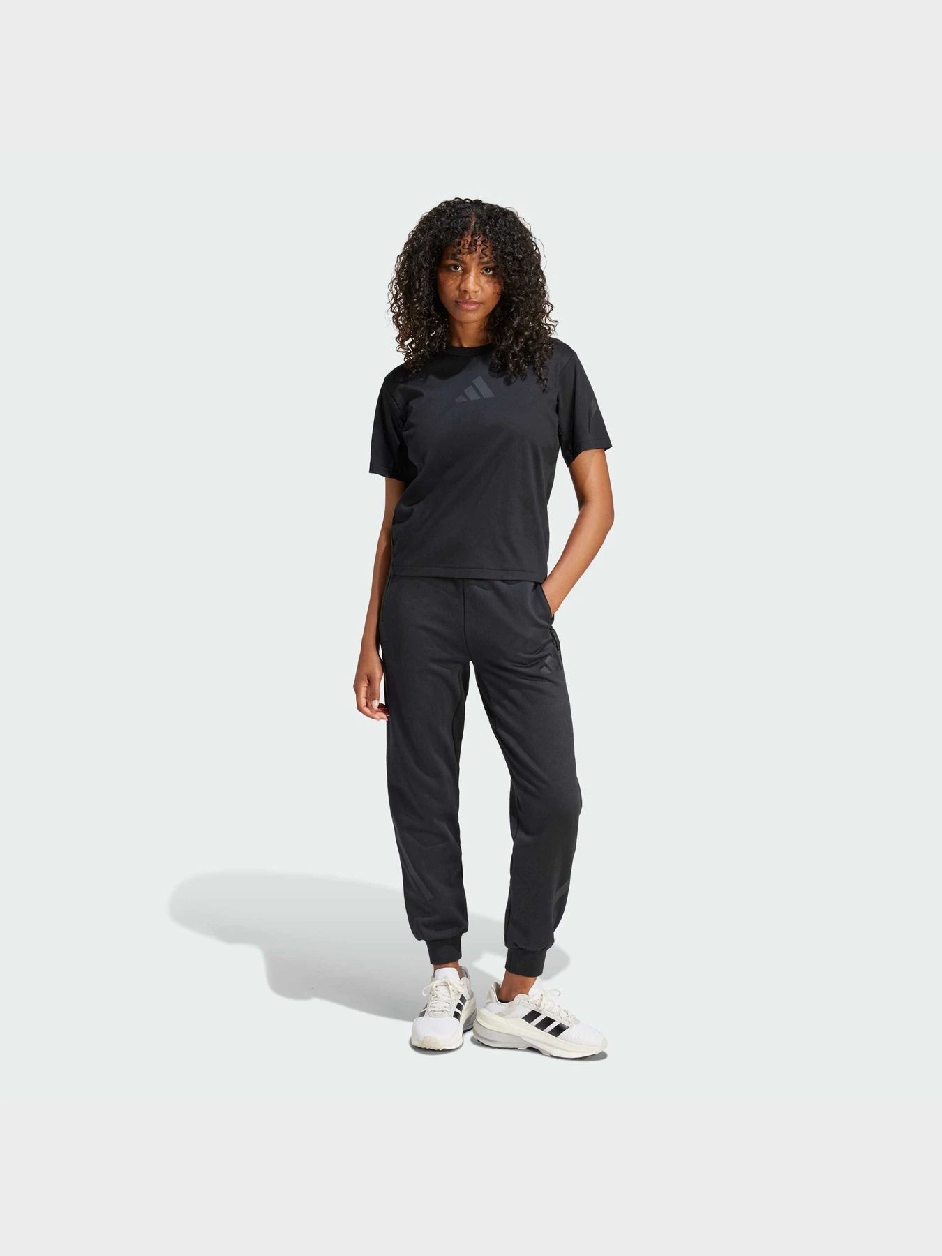 Футболки и поло Adidas ZNE модель JE7846 Футболки и поло Adidas ZNE модель JE7846 Фото