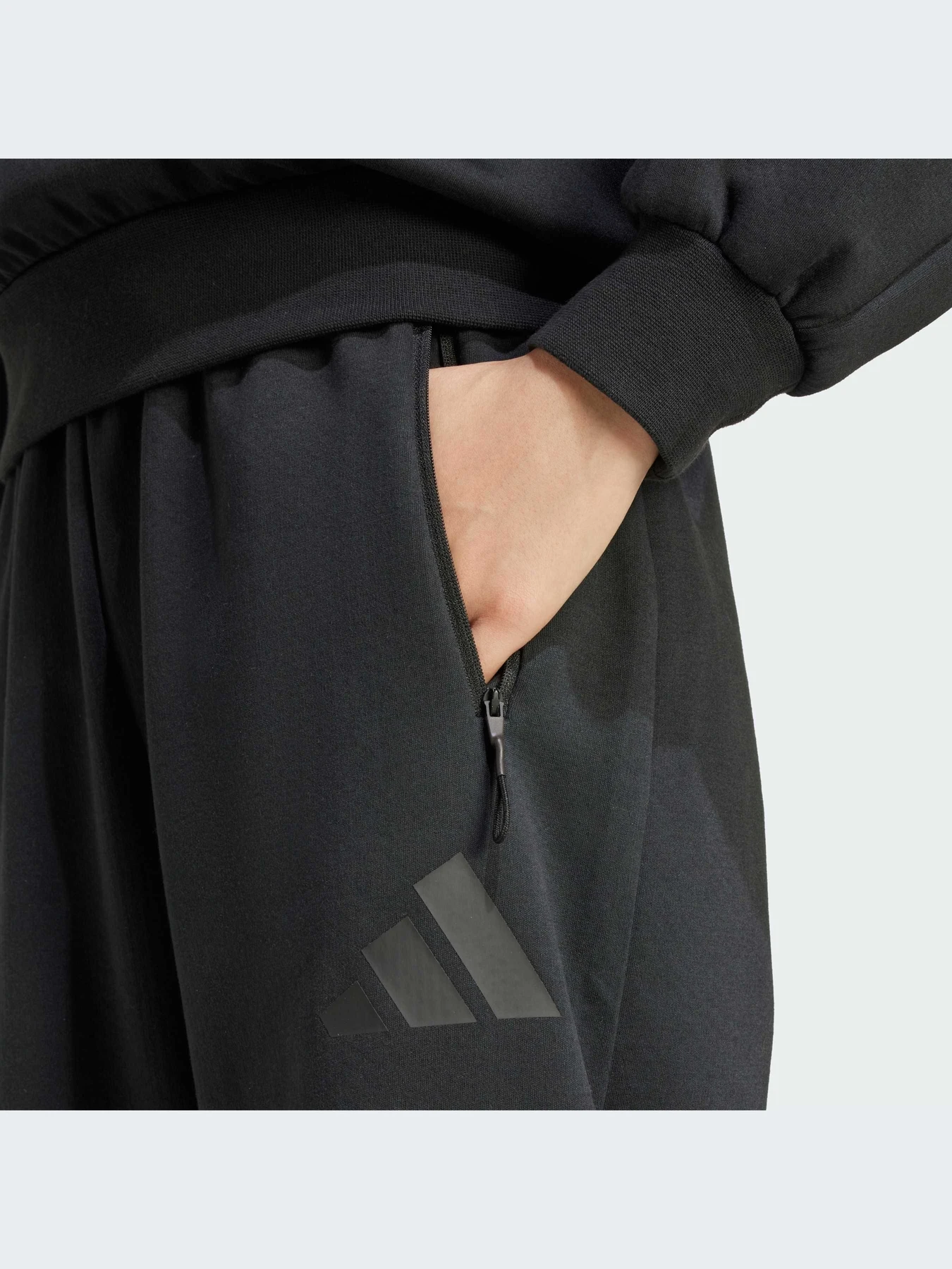 Брюки Adidas ZNE модель JE7850 Фото