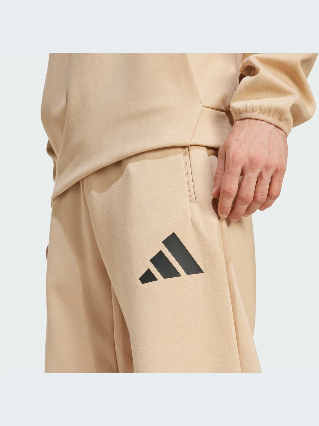 Штани Adidas ZNE модель JE7539 Штани Adidas ZNE модель JE7539 Фото