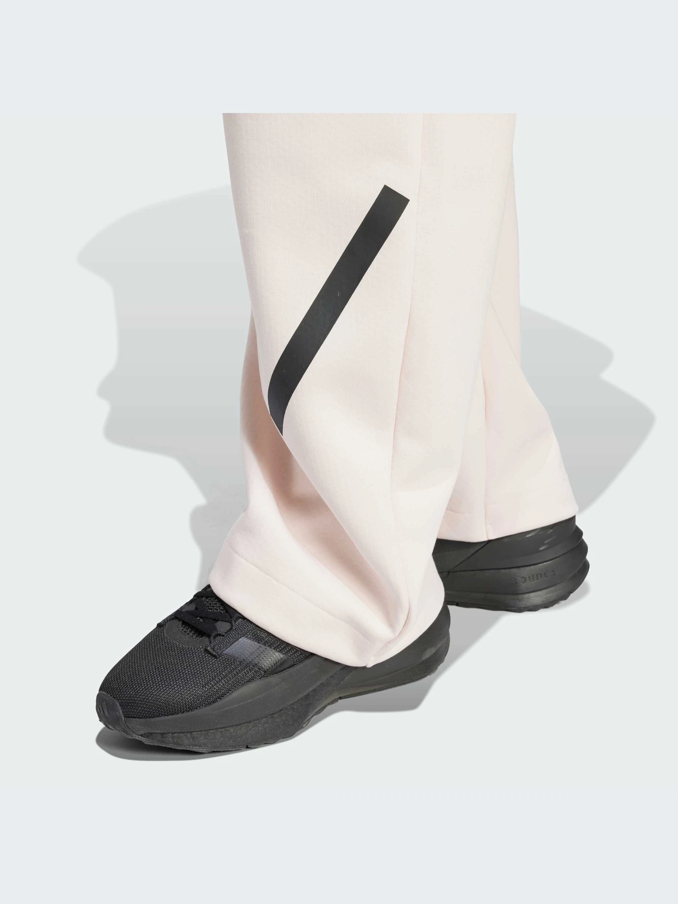 Брюки Adidas ZNE модель JF4780 Брюки Adidas ZNE модель JF4780 Фото