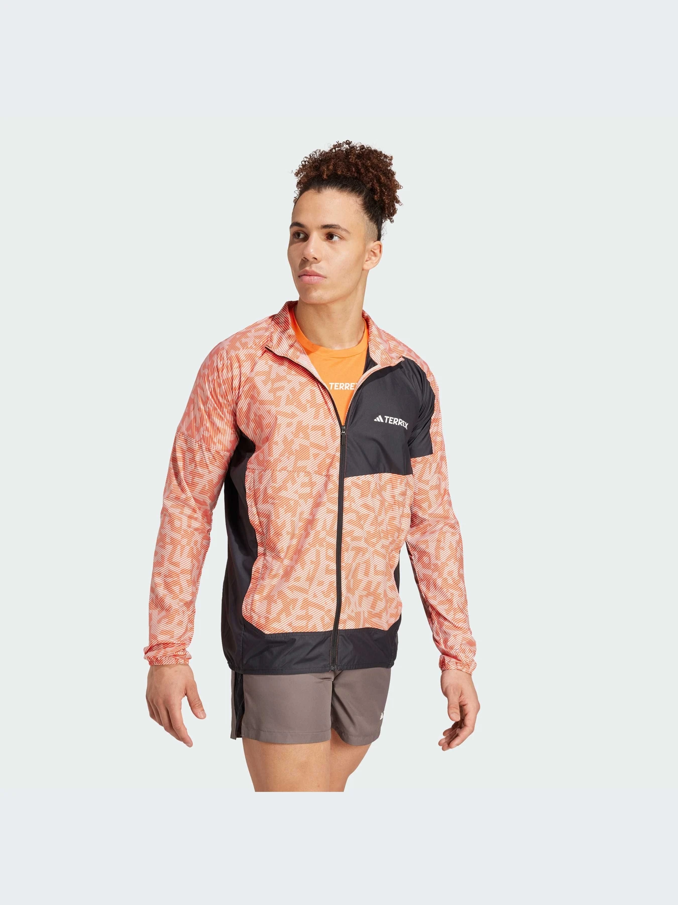 Куртки та дублянки Adidas модель IW9239 Куртки та дублянки Adidas модель IW9239 Фото