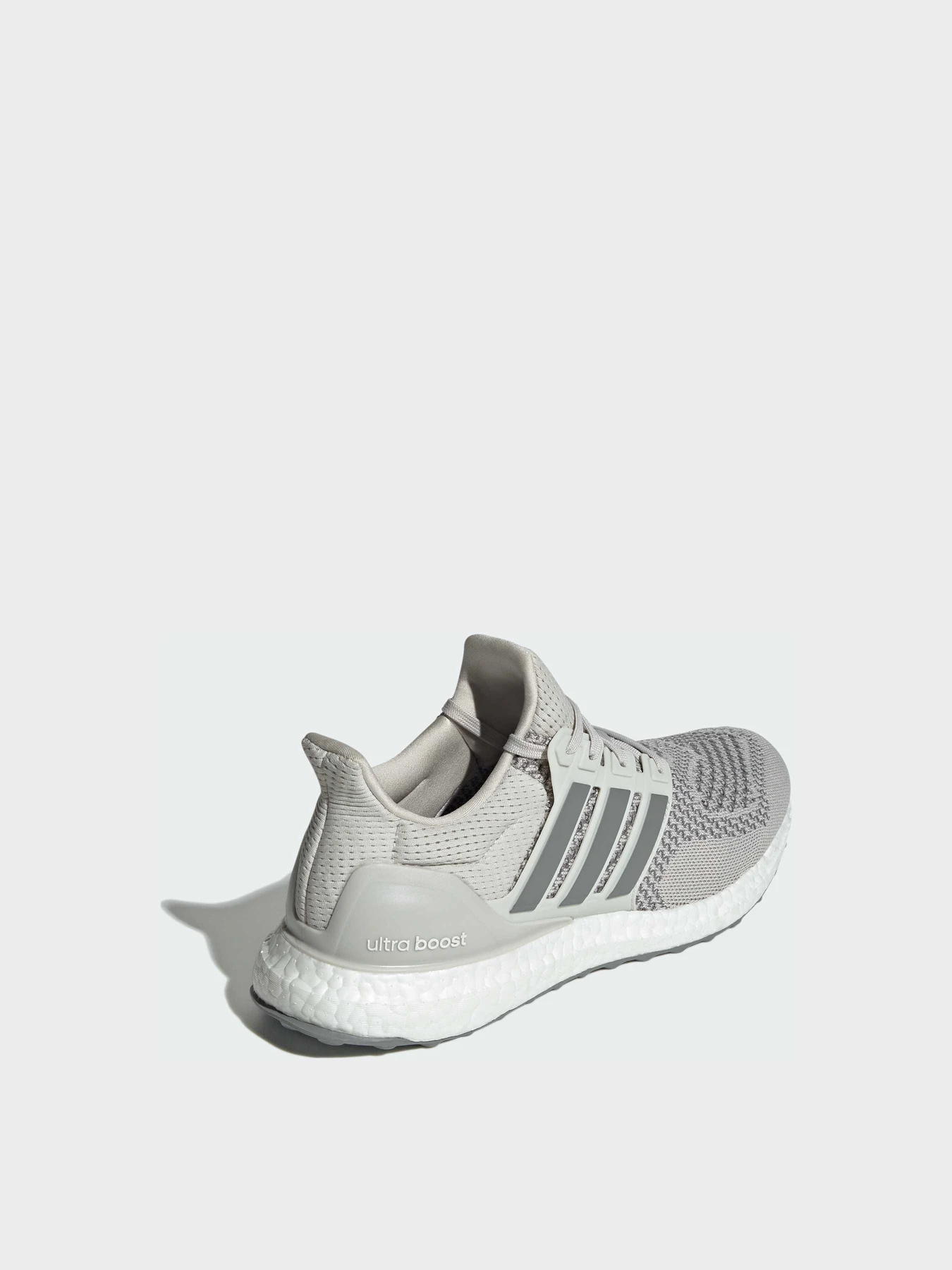 Кроссовки Adidas Ultraboost модель IE8976 Кроссовки Adidas Ultraboost модель IE8976 Фото