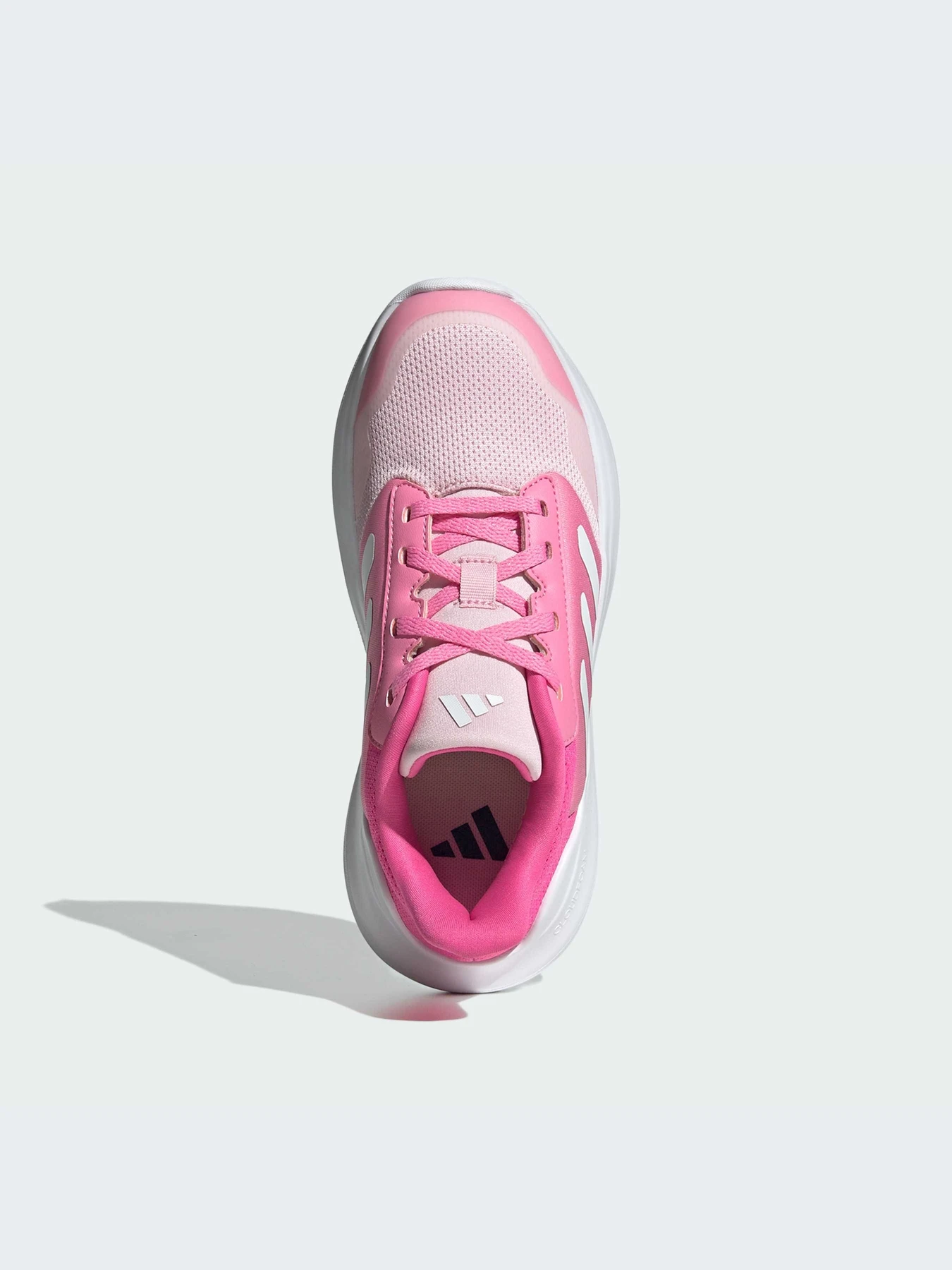 Кроссовки Adidas модель IE3550 Кроссовки Adidas модель IE3550 Фото
