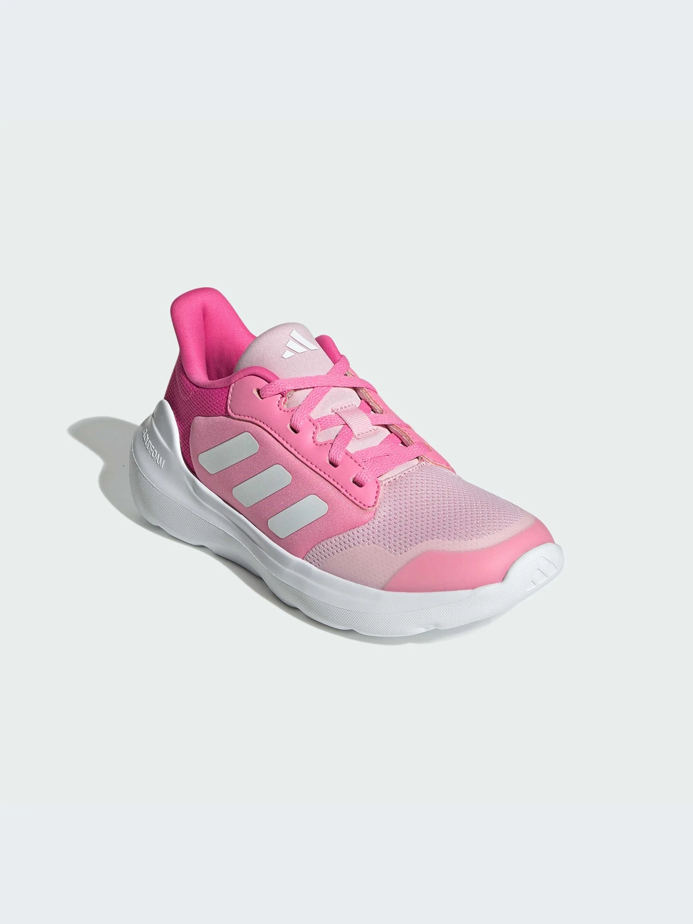 Кроссовки Adidas модель IE3550 Кроссовки Adidas модель IE3550 Фото
