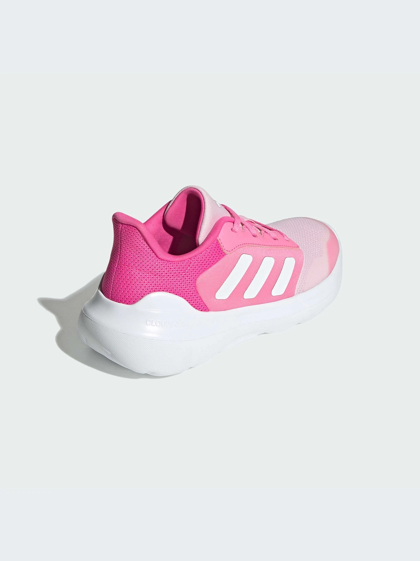 Кроссовки Adidas модель IE3550 Кроссовки Adidas модель IE3550 Фото