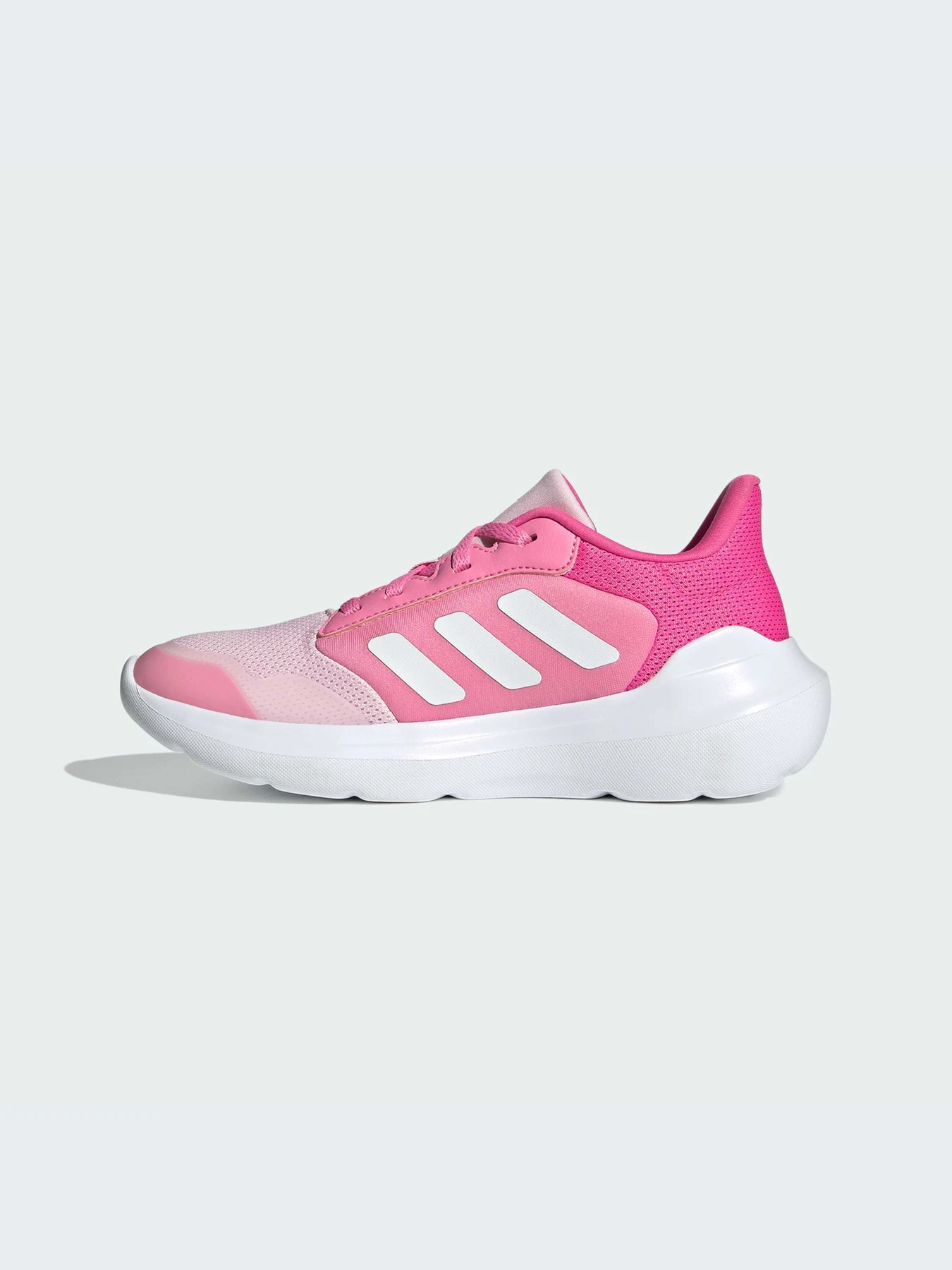 Кроссовки Adidas модель IE3550 Кроссовки Adidas модель IE3550 Фото