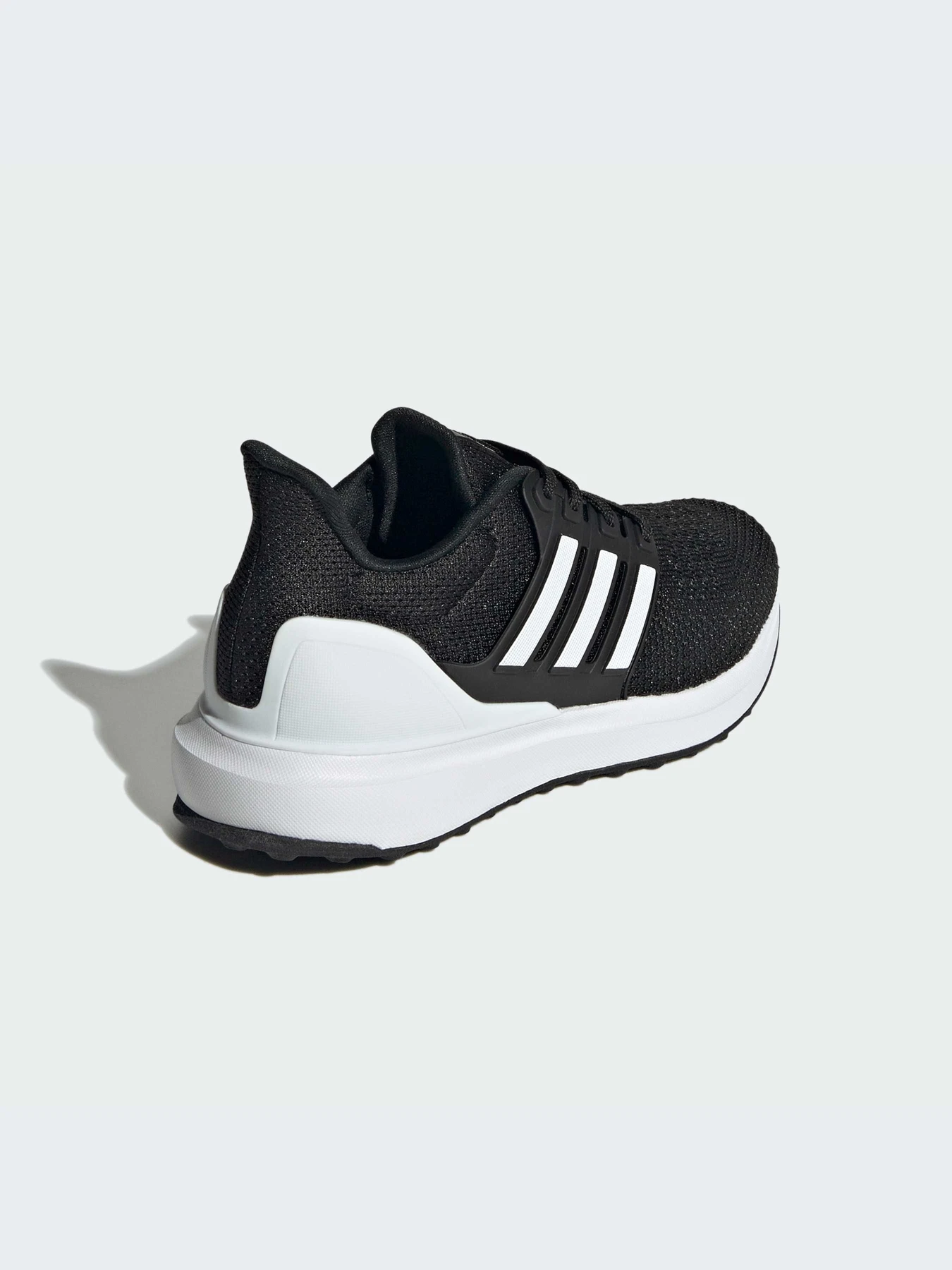 Кроссовки Adidas модель IH4938 Кроссовки Adidas модель IH4938 Фото