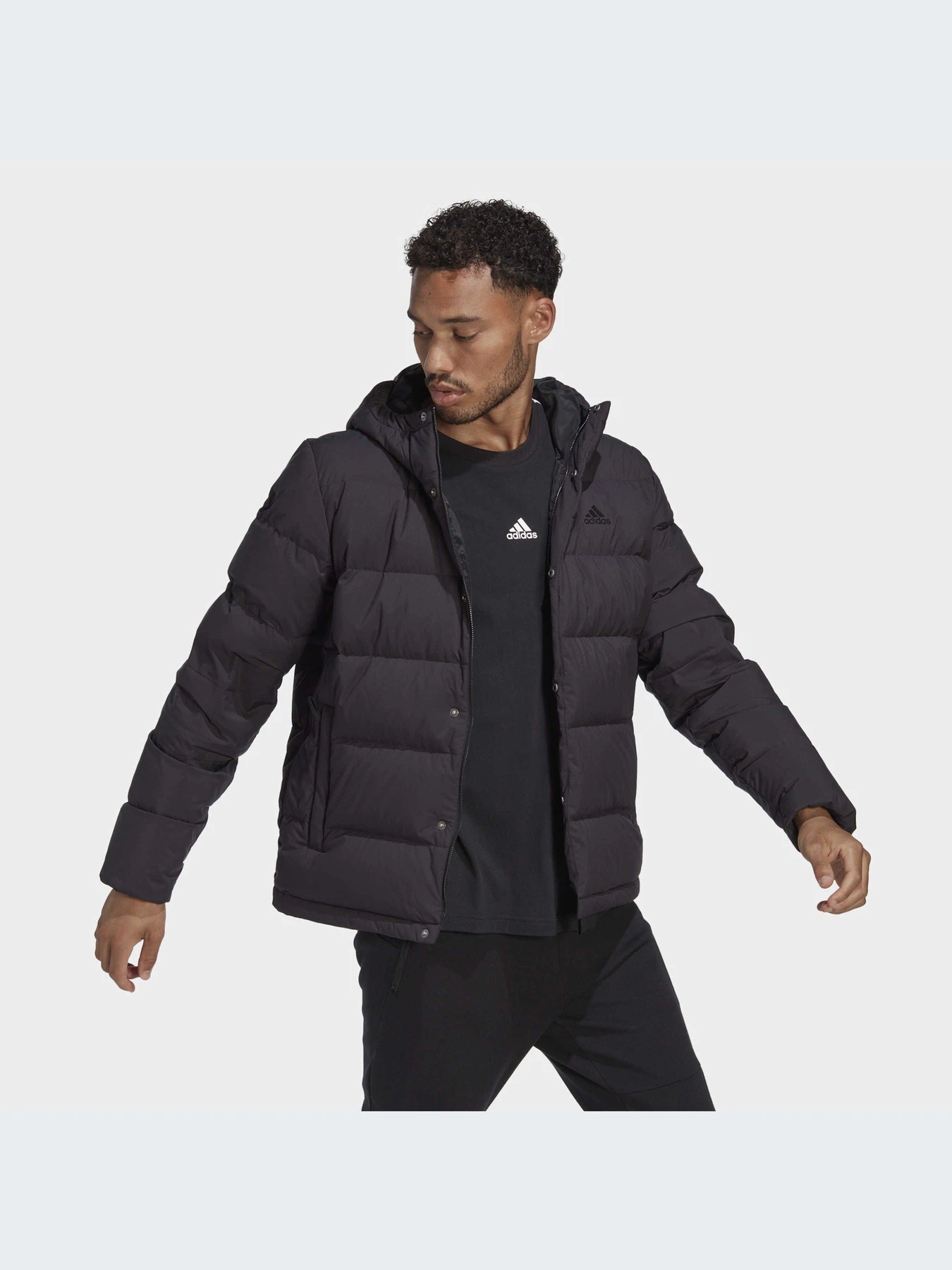 Куртки и дубленки Adidas модель HN5640 Куртки и дубленки Adidas модель HN5640 Фото