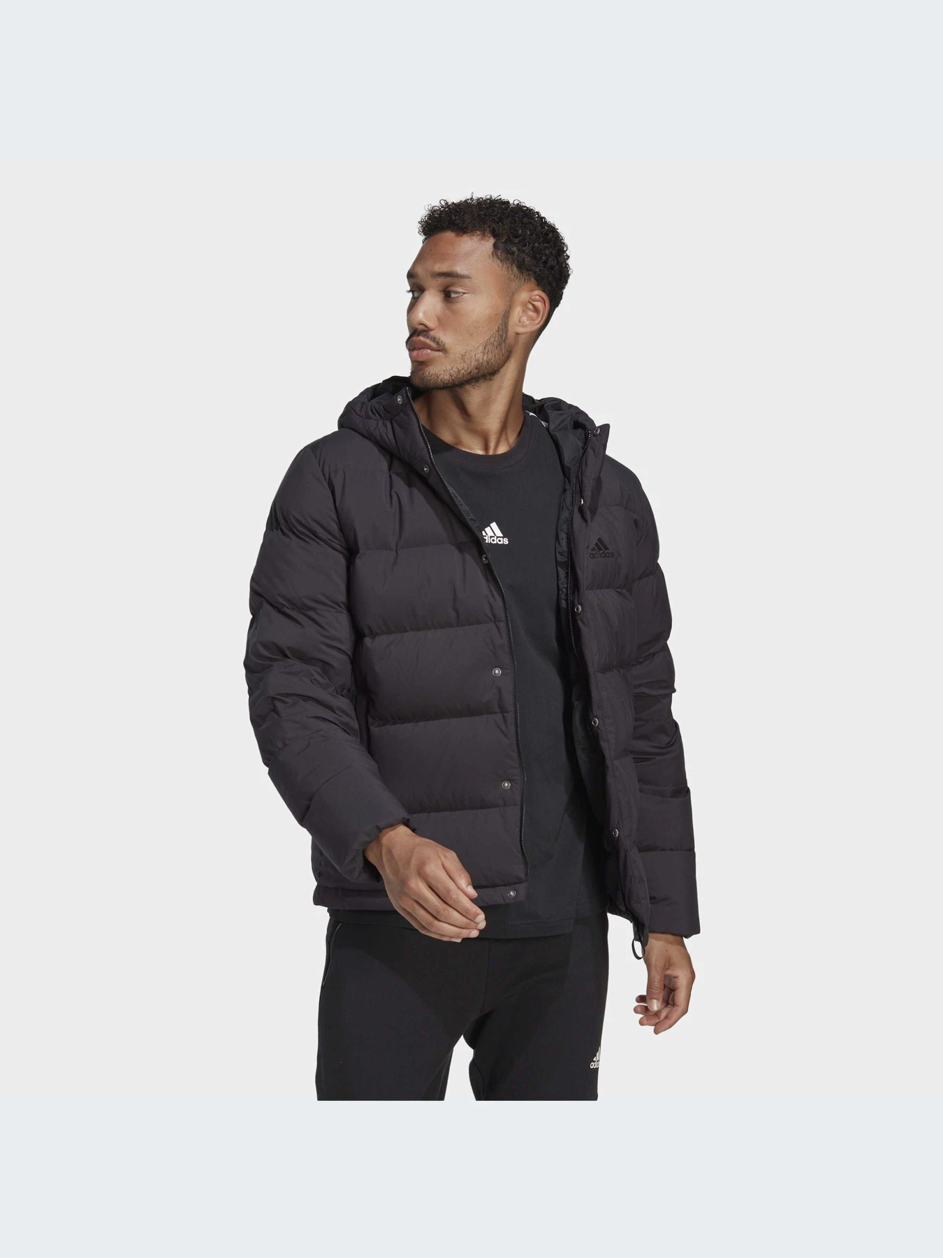 Куртки и дубленки Adidas модель HN5640 Куртки и дубленки Adidas модель HN5640 Фото