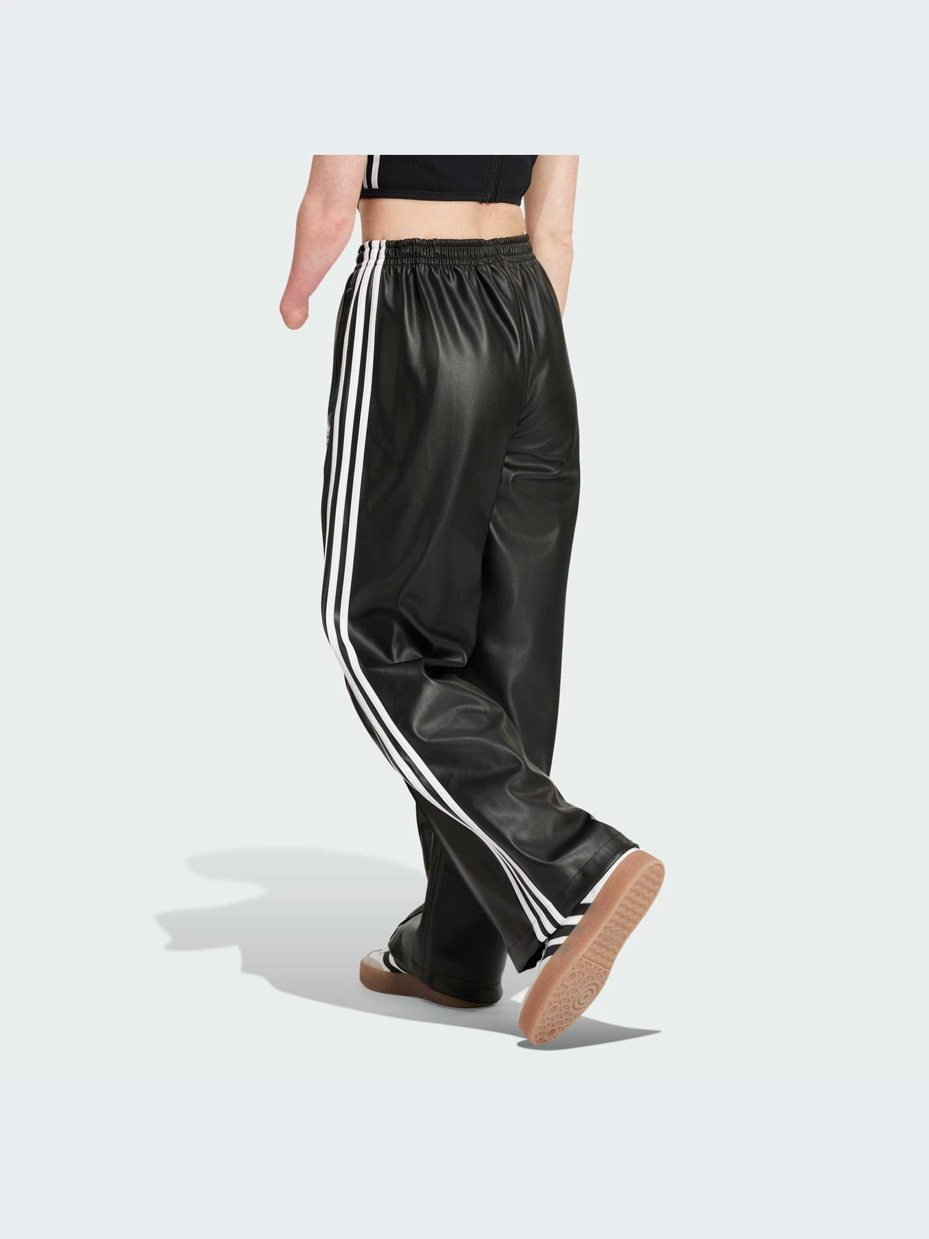 Брюки Adidas Adicolor модель IY7245 Брюки Adidas Adicolor модель IY7245 Фото