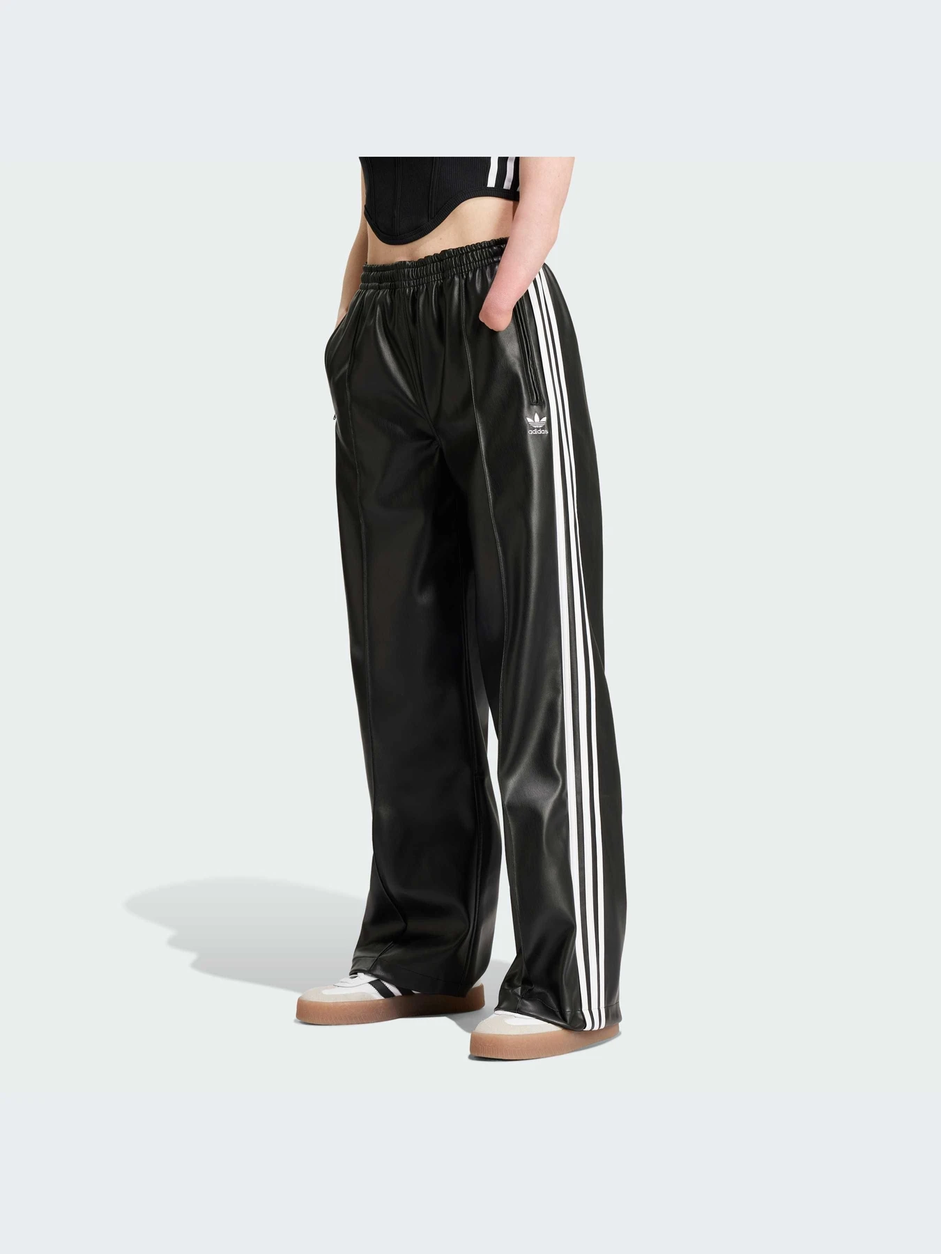 Брюки Adidas Adicolor модель IY7245 Брюки Adidas Adicolor модель IY7245 Фото