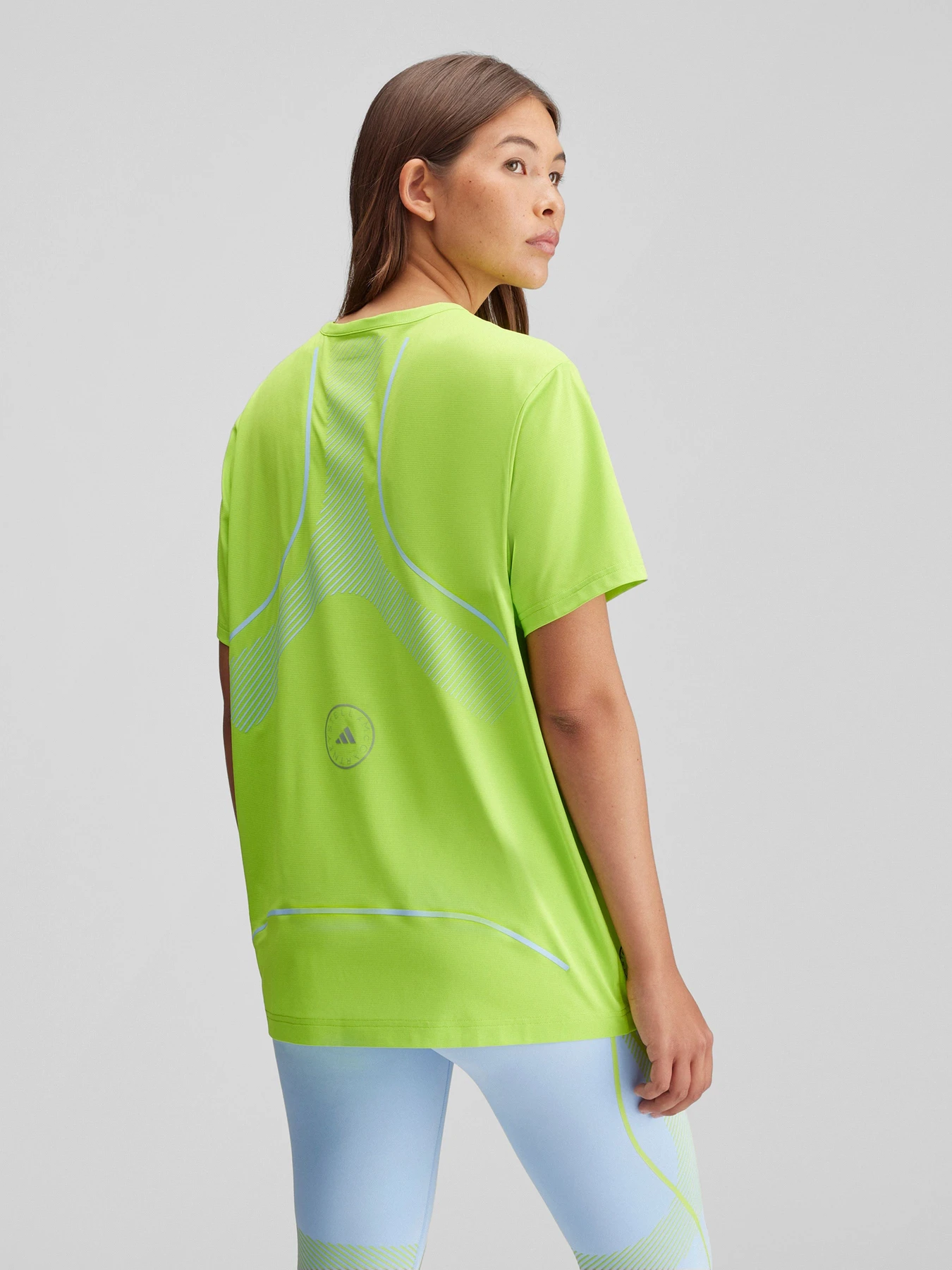 Футболки и поло Adidas модель IW9880 Футболки и поло Adidas модель IW9880 Фото