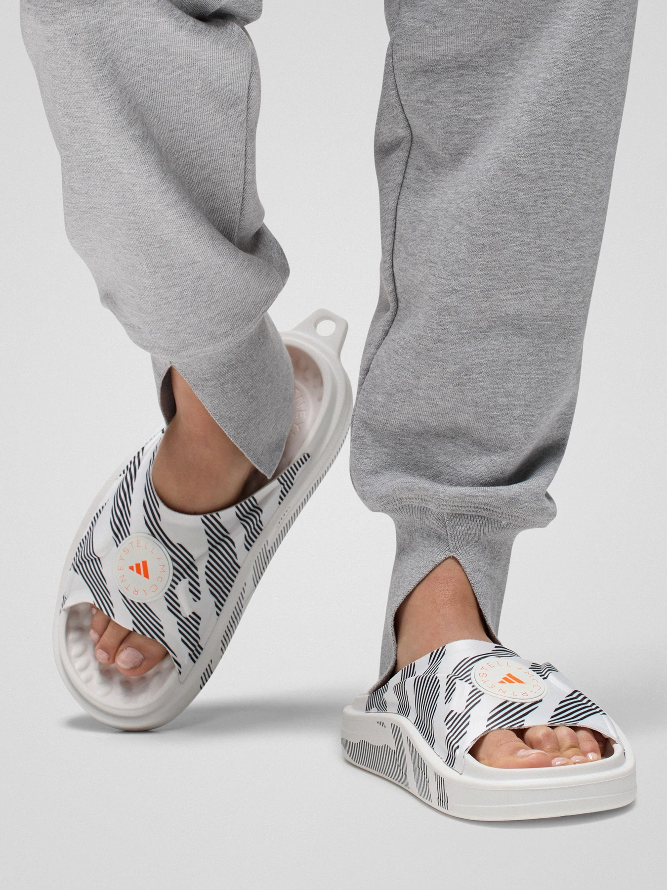 Шлёпанцы Adidas модель IE8769 Фото