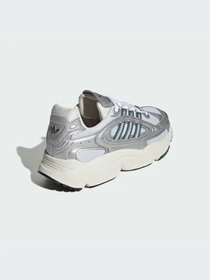 Кроссовки Adidas Ozweego модель IG1919 Фото