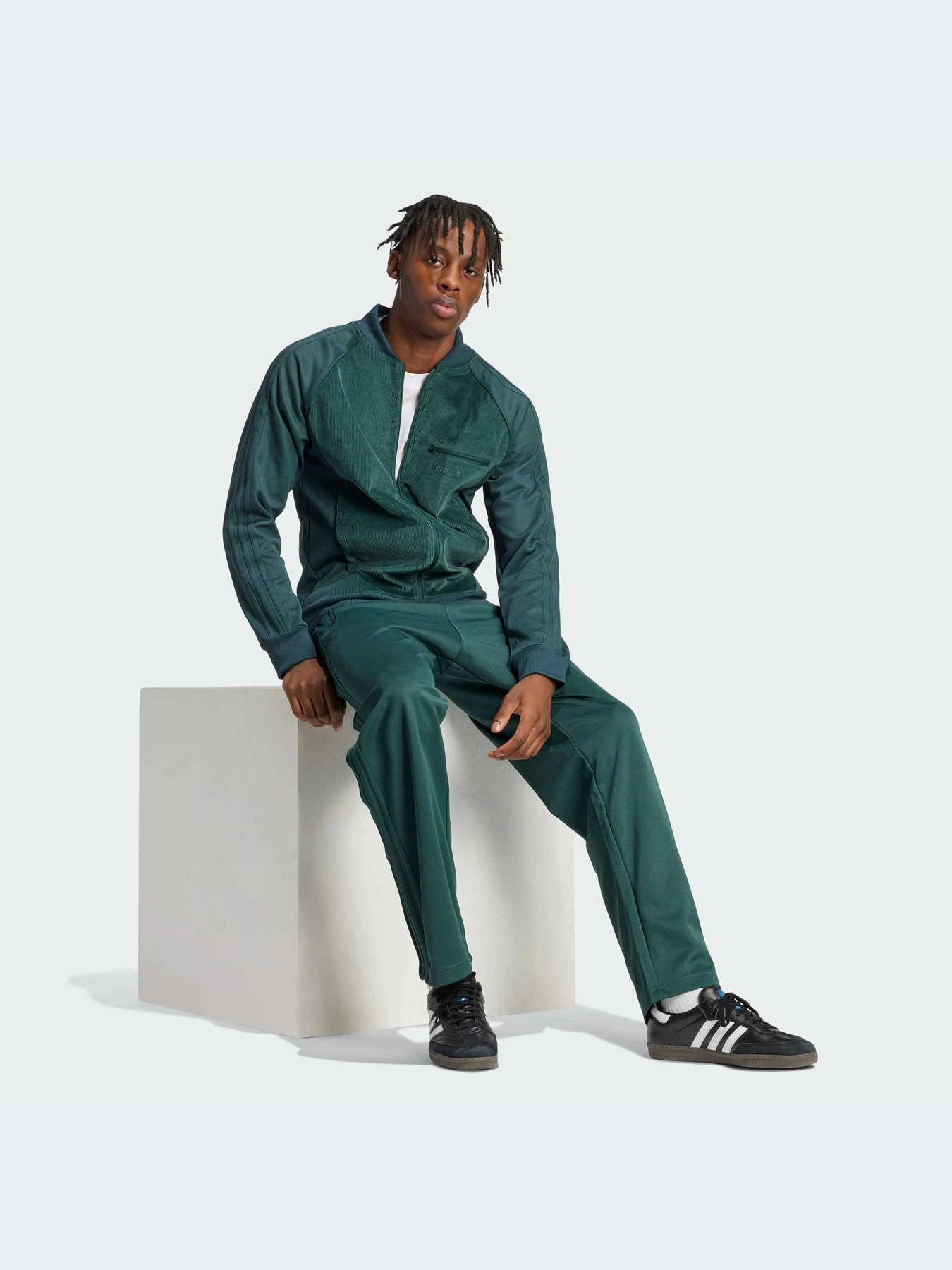 Худі та світшоти Adidas модель IW3246 Худі та світшоти Adidas модель IW3246 Фото