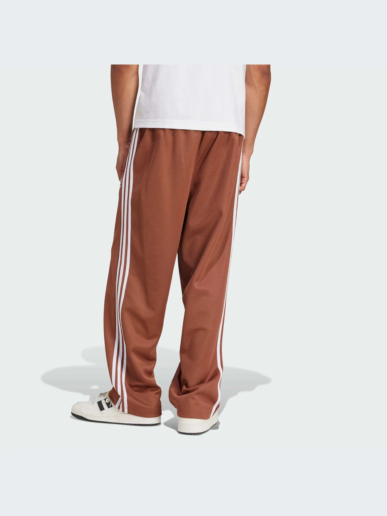Штани Adidas Adicolor модель IZ2476 Штани Adidas Adicolor модель IZ2476 Фото