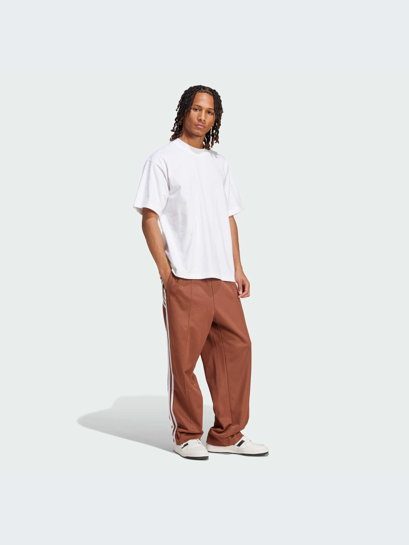 Штани Adidas Adicolor модель IZ2476 Штани Adidas Adicolor модель IZ2476 Фото