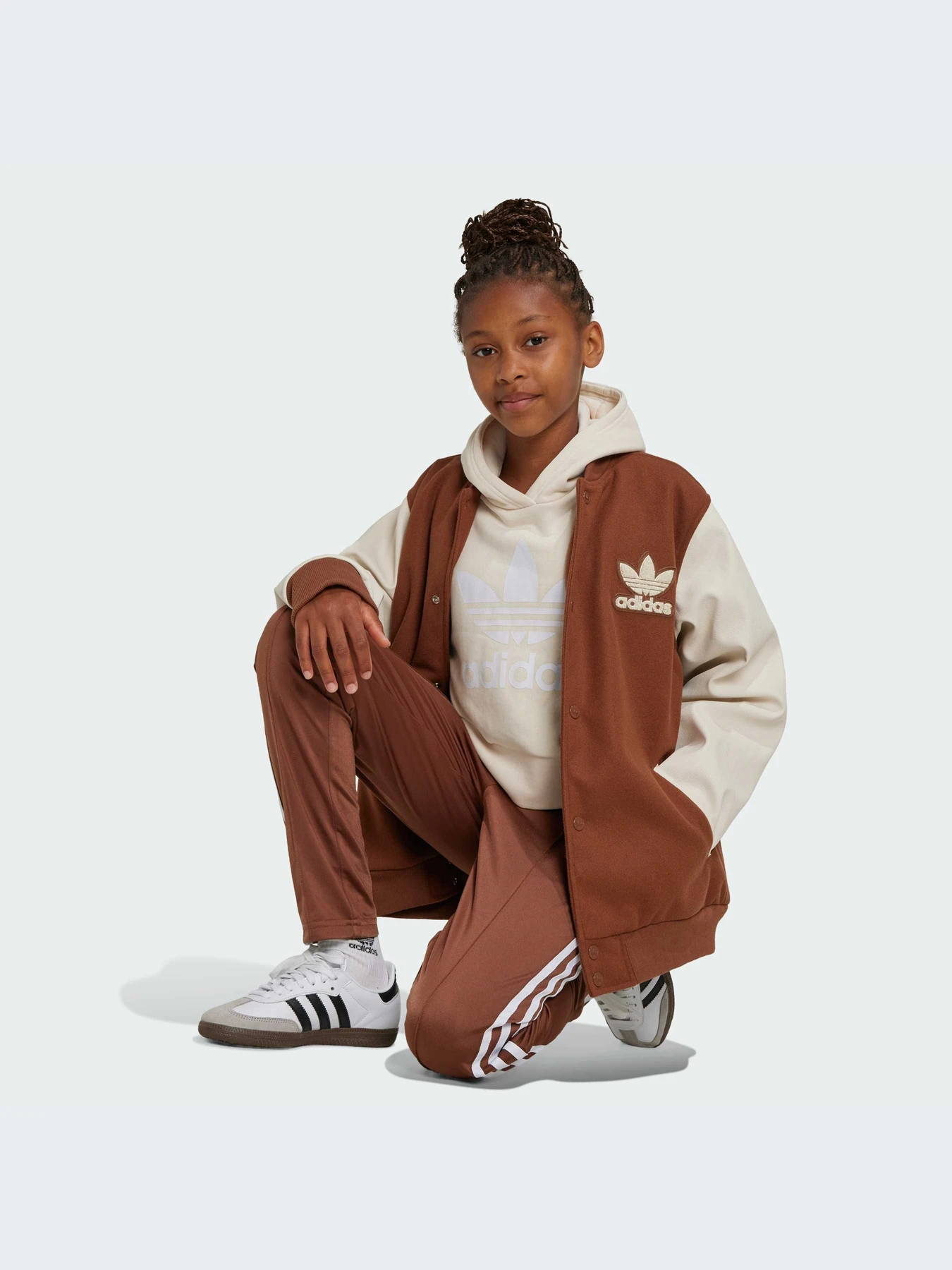Куртки и дубленки Adidas Adicolor модель IY7504 Куртки и дубленки Adidas Adicolor модель IY7504 Фото