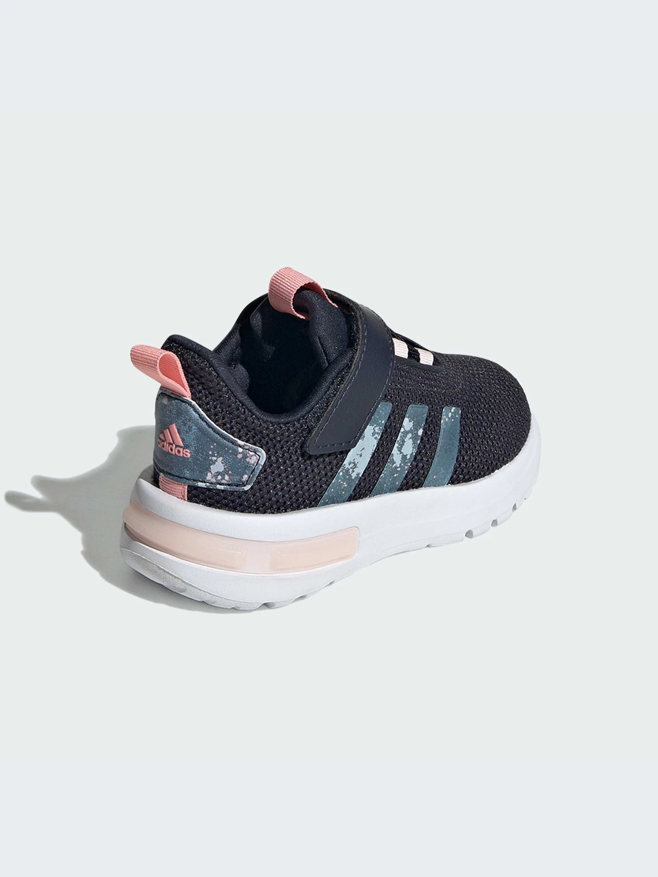 Кросівки Adidas Racer модель IE6418 Кросівки Adidas Racer модель IE6418 Фото