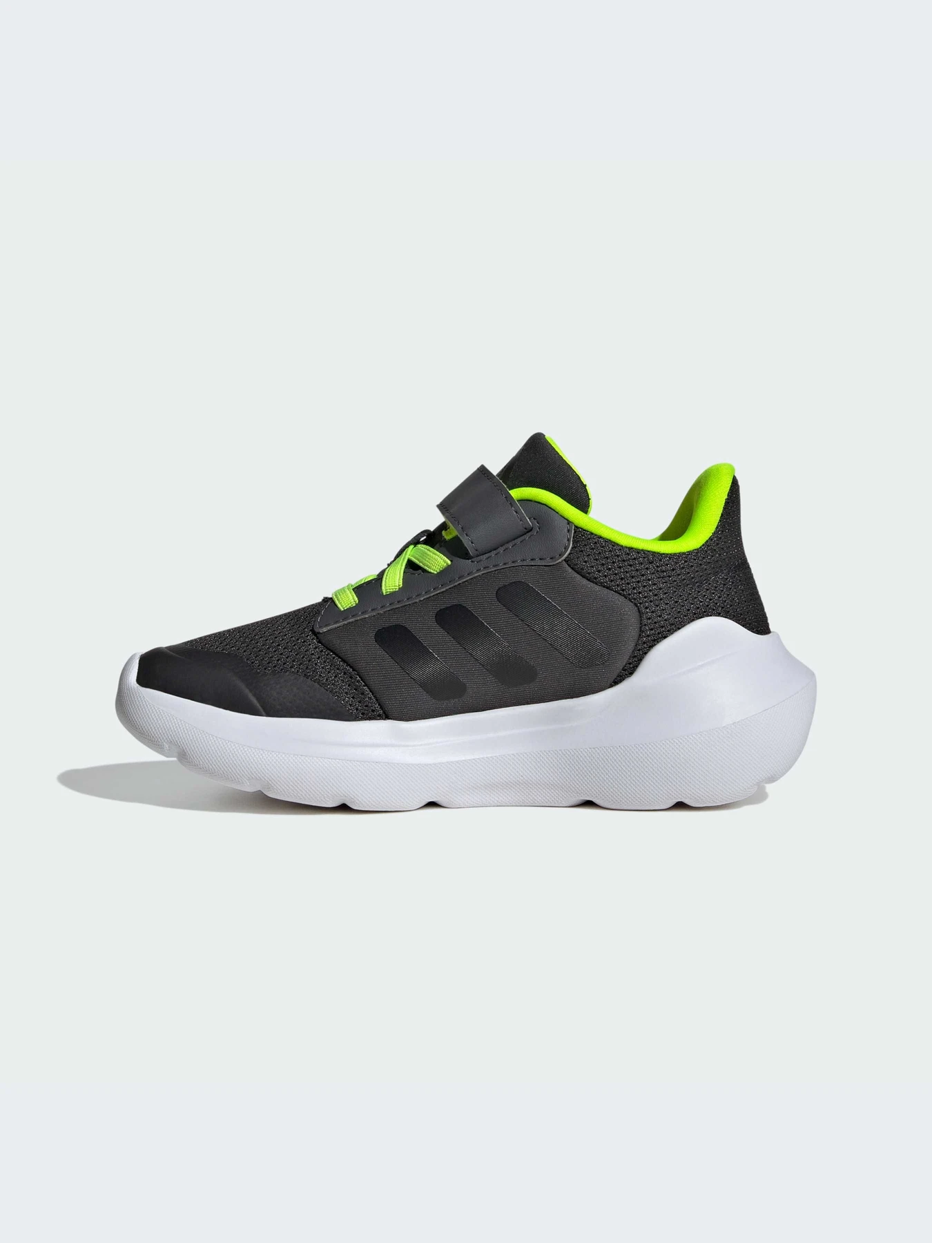 Кроссовки Adidas модель IE5987 Кроссовки Adidas модель IE5987 Фото