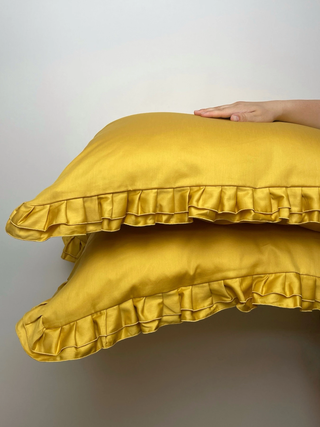 Комплект постільної білизни з рюшами медовий Cozy модель 9827709 Фото