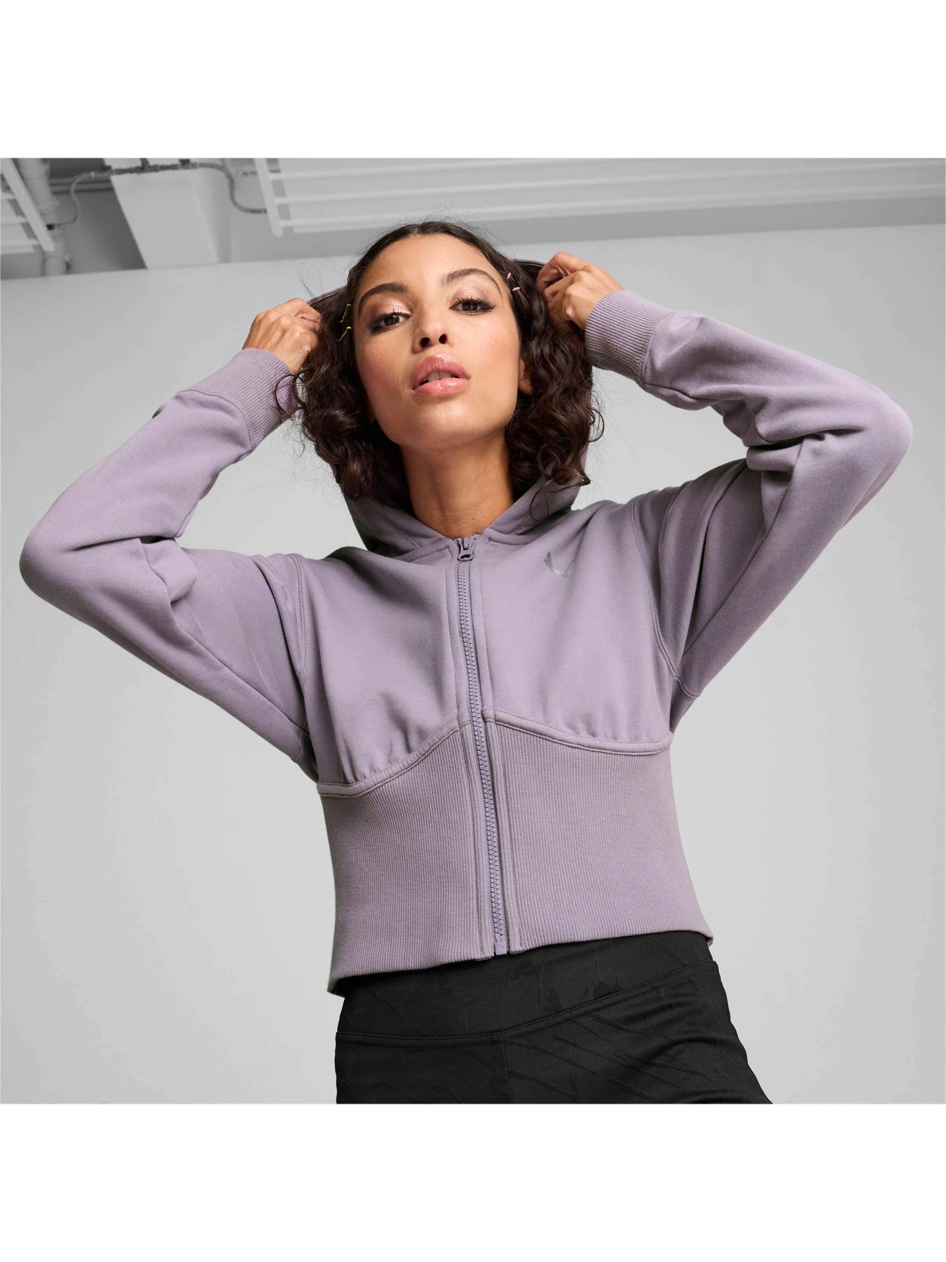 Худи и свитшоты PUMA Dare To Cropped Hoodie модель 627475 Худи и свитшоты PUMA Dare To Cropped Hoodie модель 627475 Фото