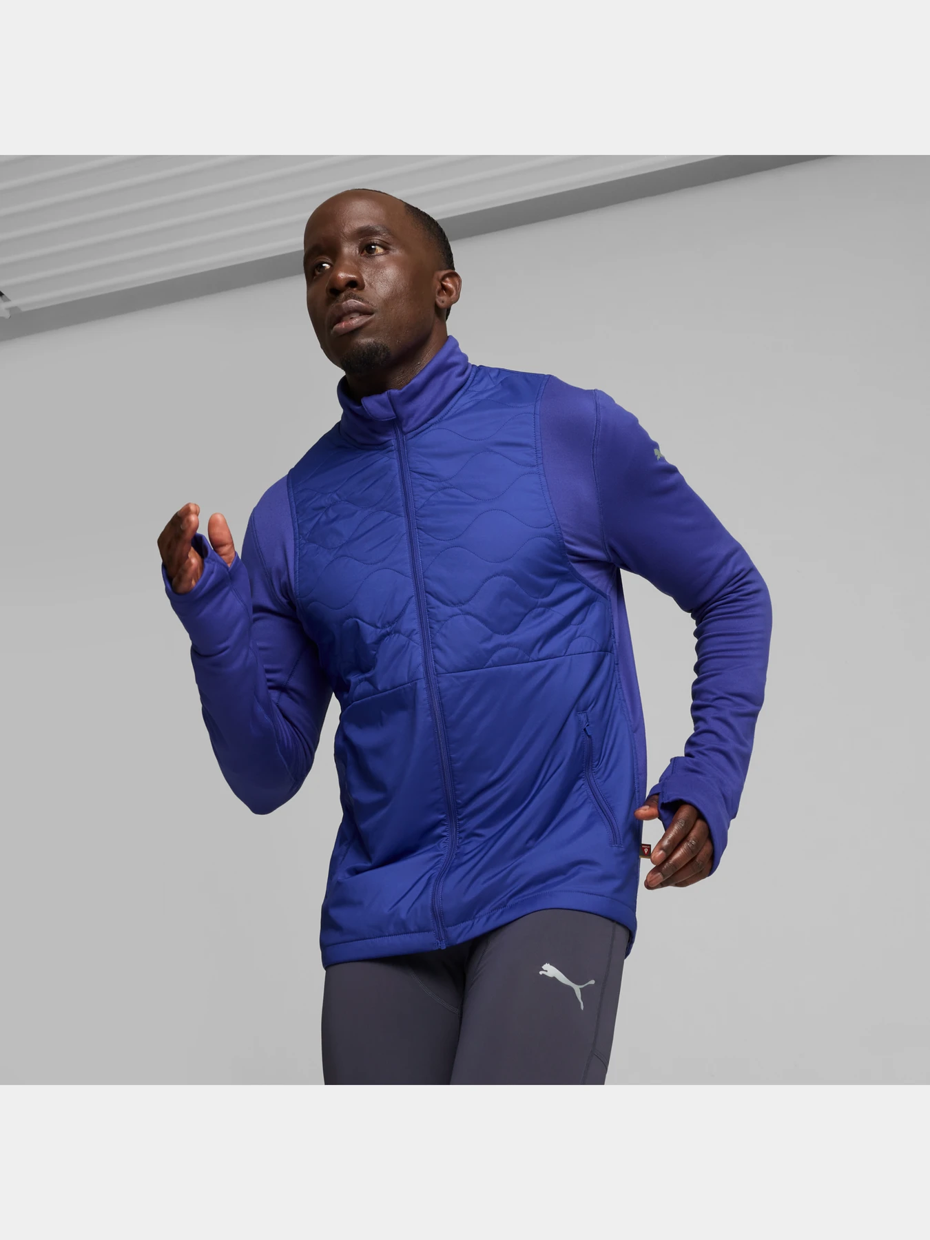 Куртки и дубленки PUMA Run Cloudspun Wrmlbl Jacket модель 524026 Куртки и дубленки PUMA Run Cloudspun Wrmlbl Jacket модель 524026 Фото
