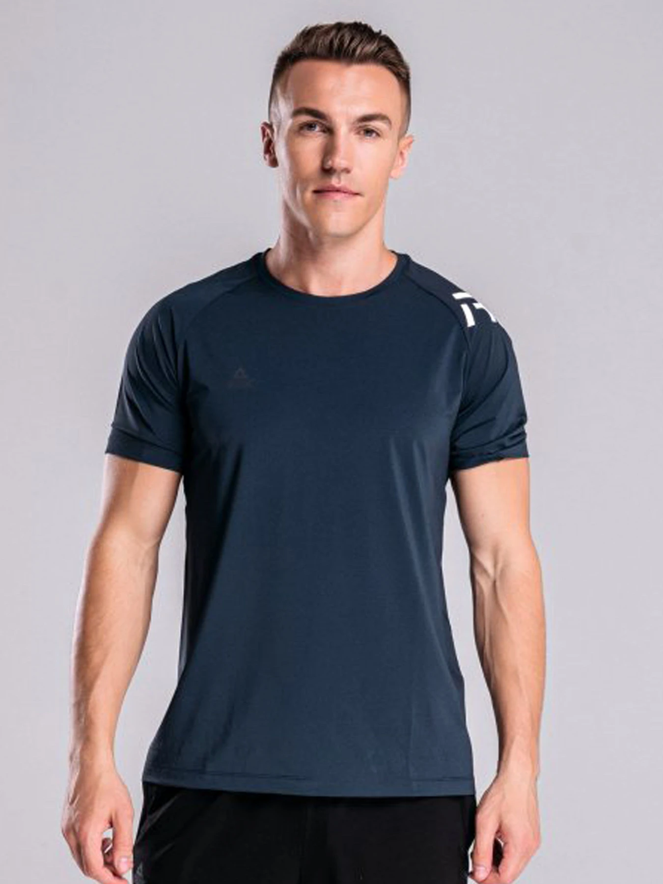 Футболки и поло Peak модель FW602061-BLU Футболки и поло Peak модель FW602061-BLU Фото
