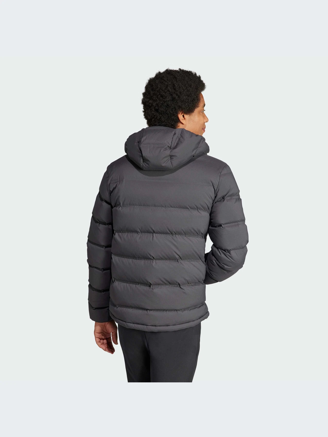 Куртки и дубленки Adidas модель IK3174 Куртки и дубленки Adidas модель IK3174 Фото