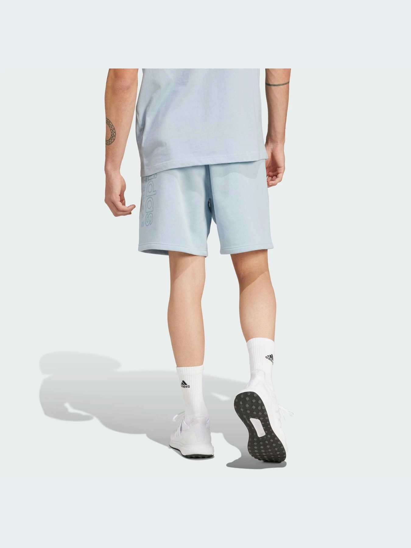 Шорты Adidas модель IY6603 Шорты Adidas модель IY6603 Фото