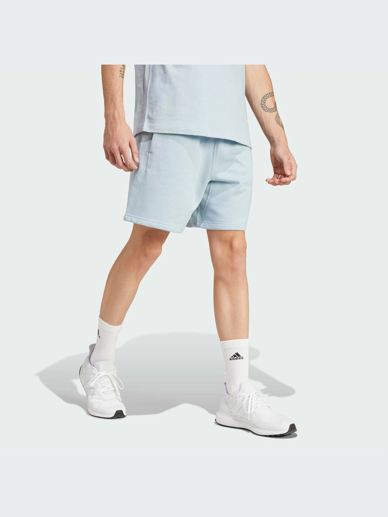 Шорты Adidas модель IY6603 Шорты Adidas модель IY6603 Фото