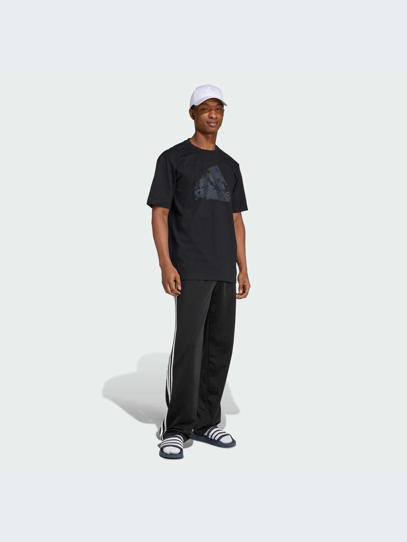 Футболки і поло Adidas модель IW2652 Футболки і поло Adidas модель IW2652 Фото