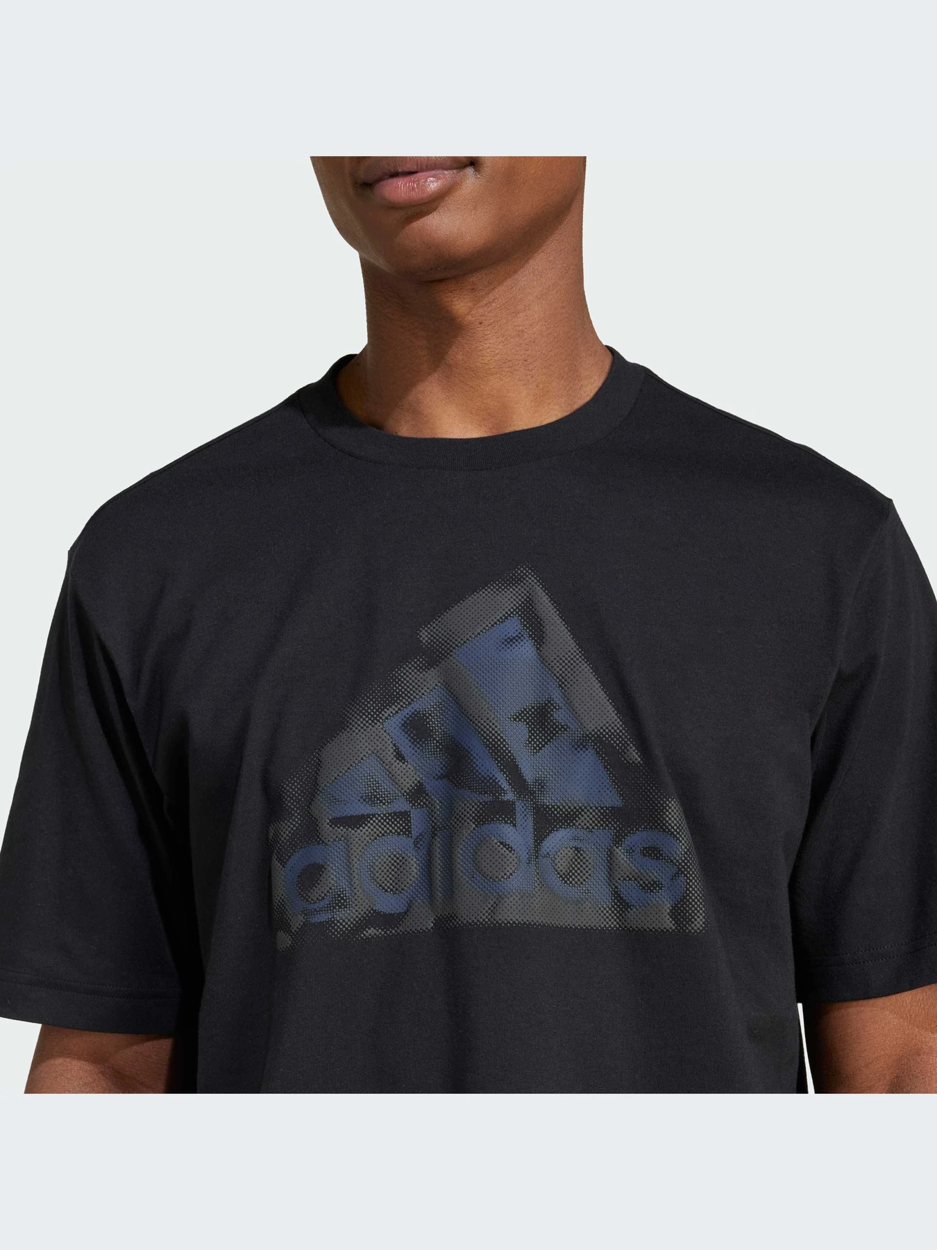 Футболки і поло Adidas модель IW2652 Футболки і поло Adidas модель IW2652 Фото