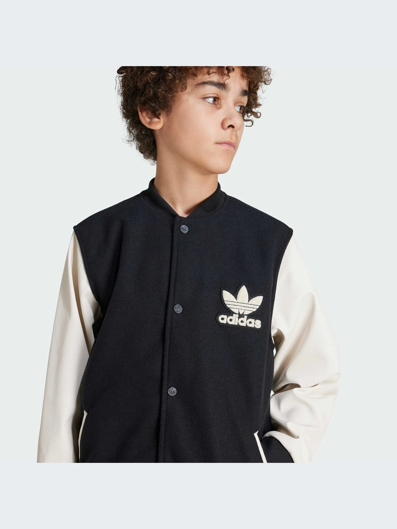Куртки и дубленки Adidas Adicolor модель IY7505 Куртки и дубленки Adidas Adicolor модель IY7505 Фото