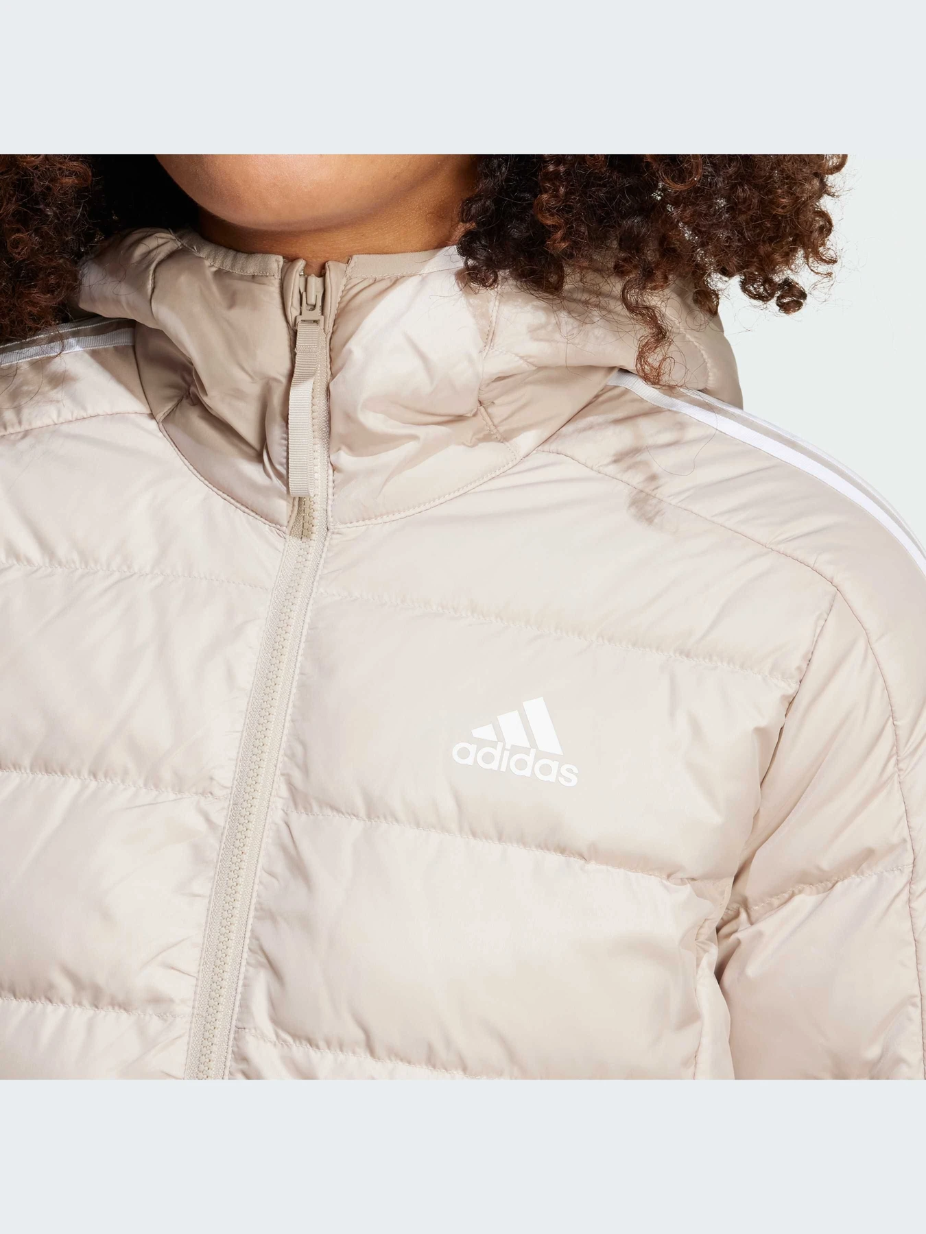 Куртки и дубленки Adidas модель IX8928 Куртки и дубленки Adidas модель IX8928 Фото