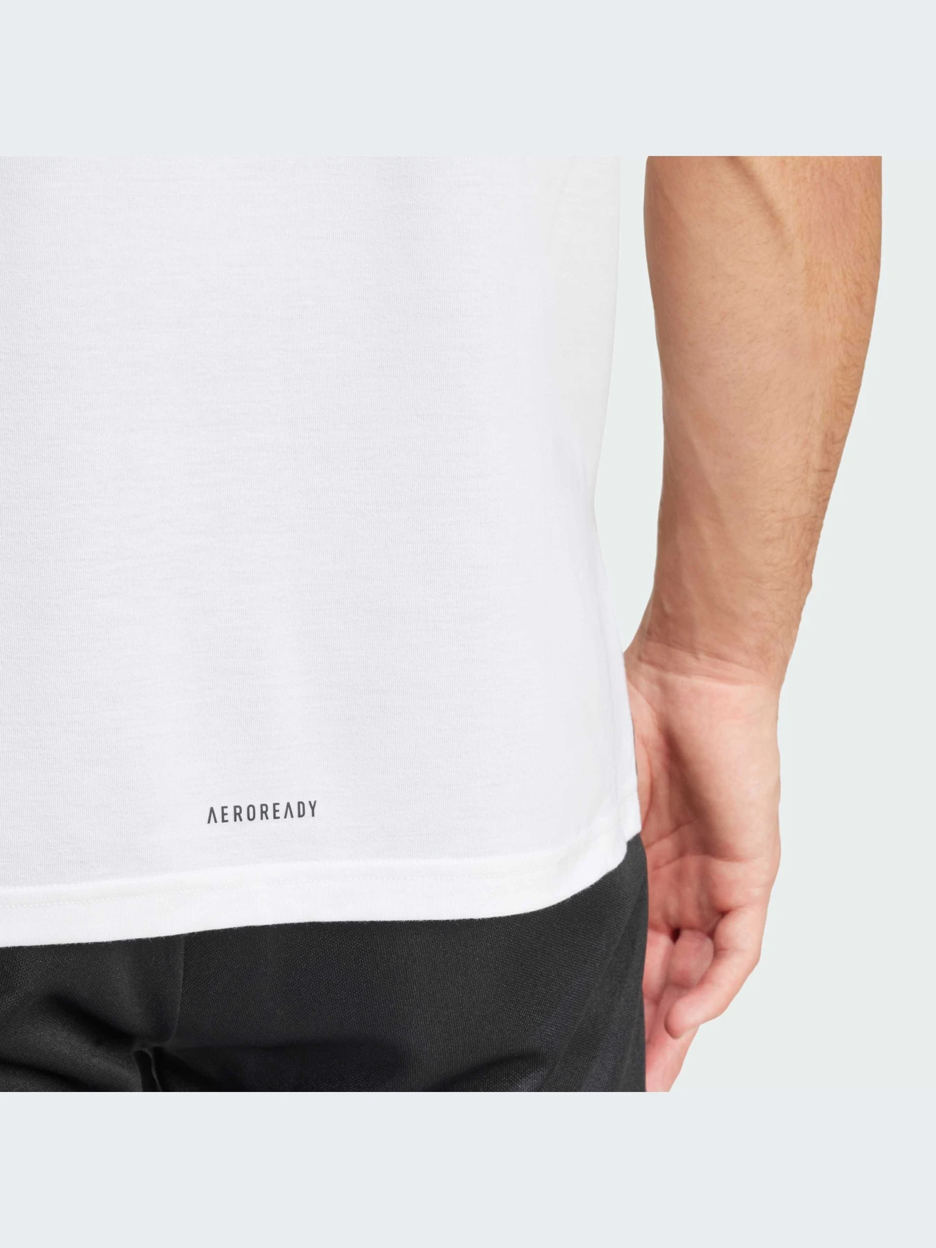 Футболки и поло Adidas модель IW0140 Футболки и поло Adidas модель IW0140 Фото