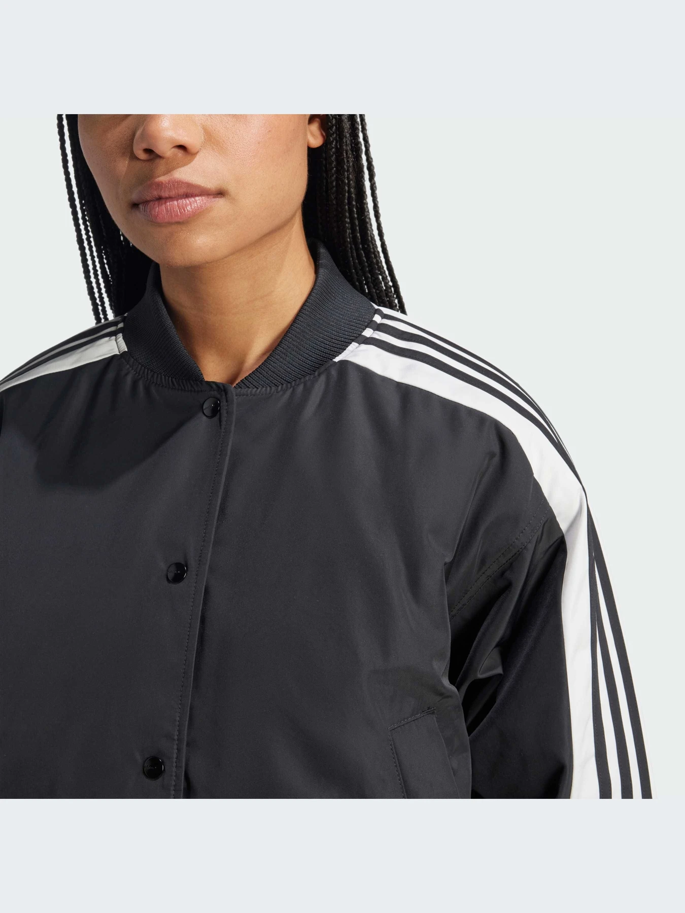 Куртки и дубленки Adidas модель IW5583 Куртки и дубленки Adidas модель IW5583 Фото