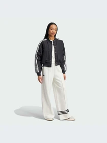 Куртки и дубленки Adidas модель IW5583 Фото