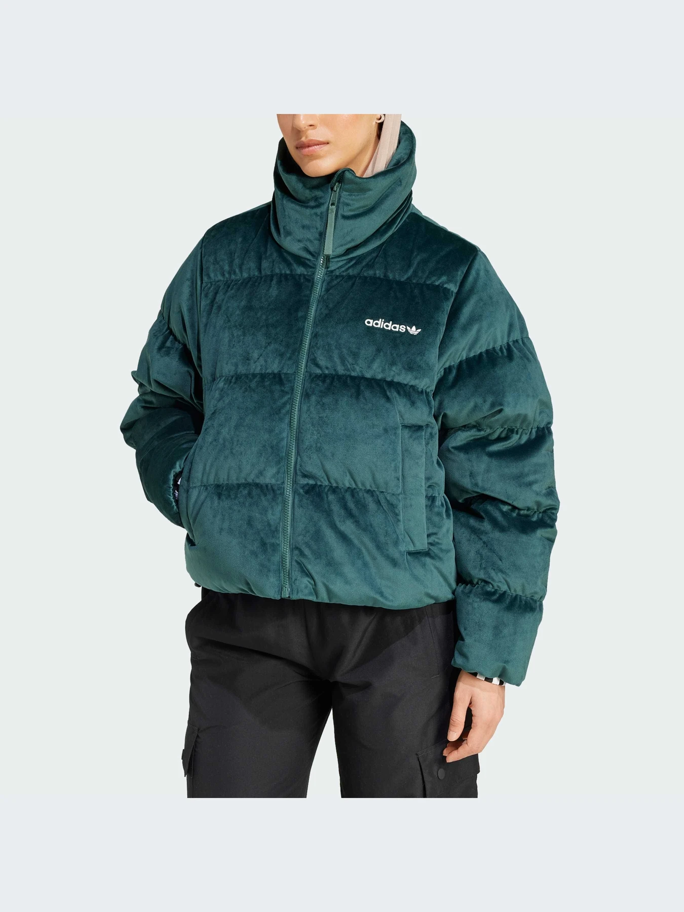 Куртки и дубленки Adidas модель IW8438 Куртки и дубленки Adidas модель IW8438 Фото