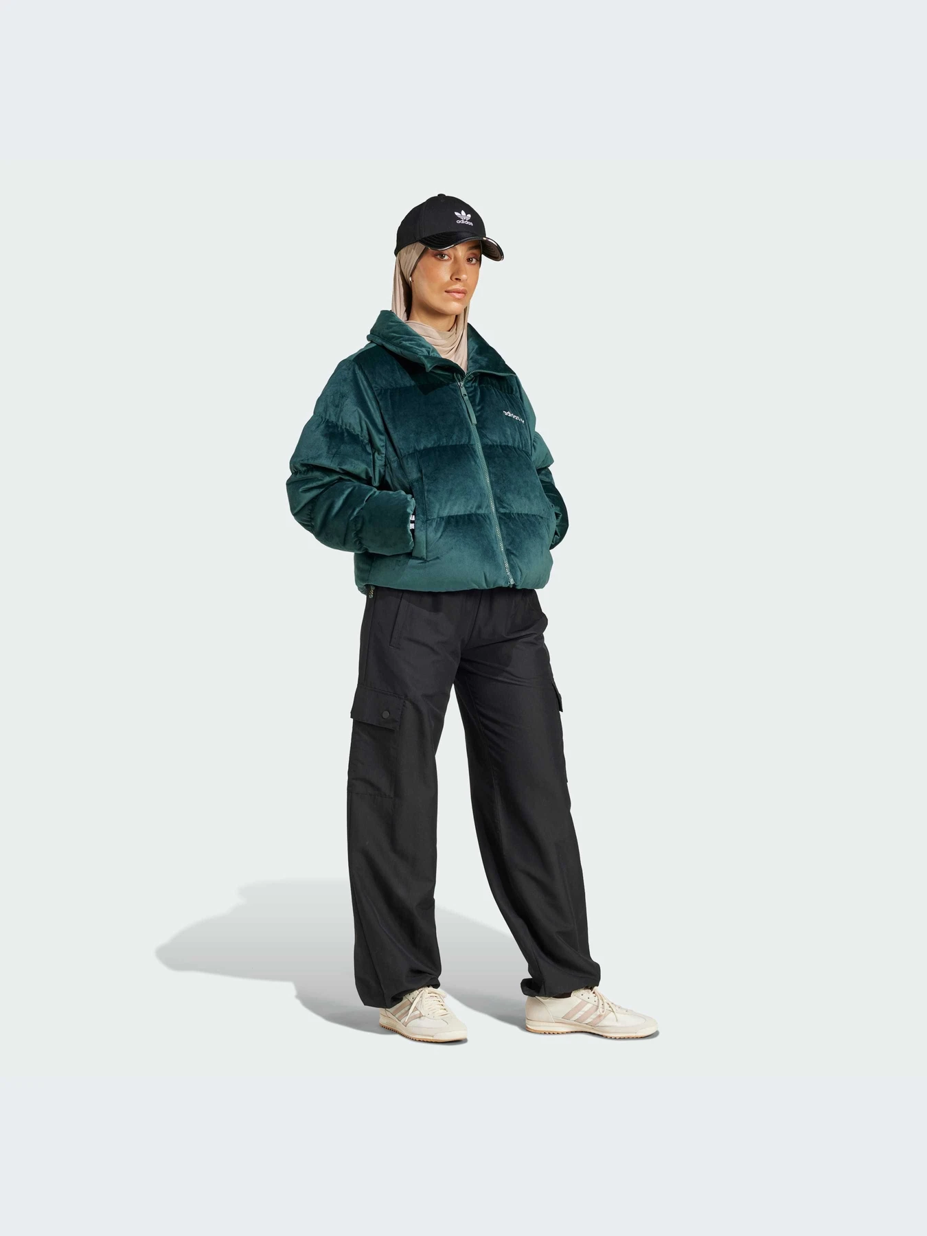 Куртки и дубленки Adidas модель IW8438 Куртки и дубленки Adidas модель IW8438 Фото