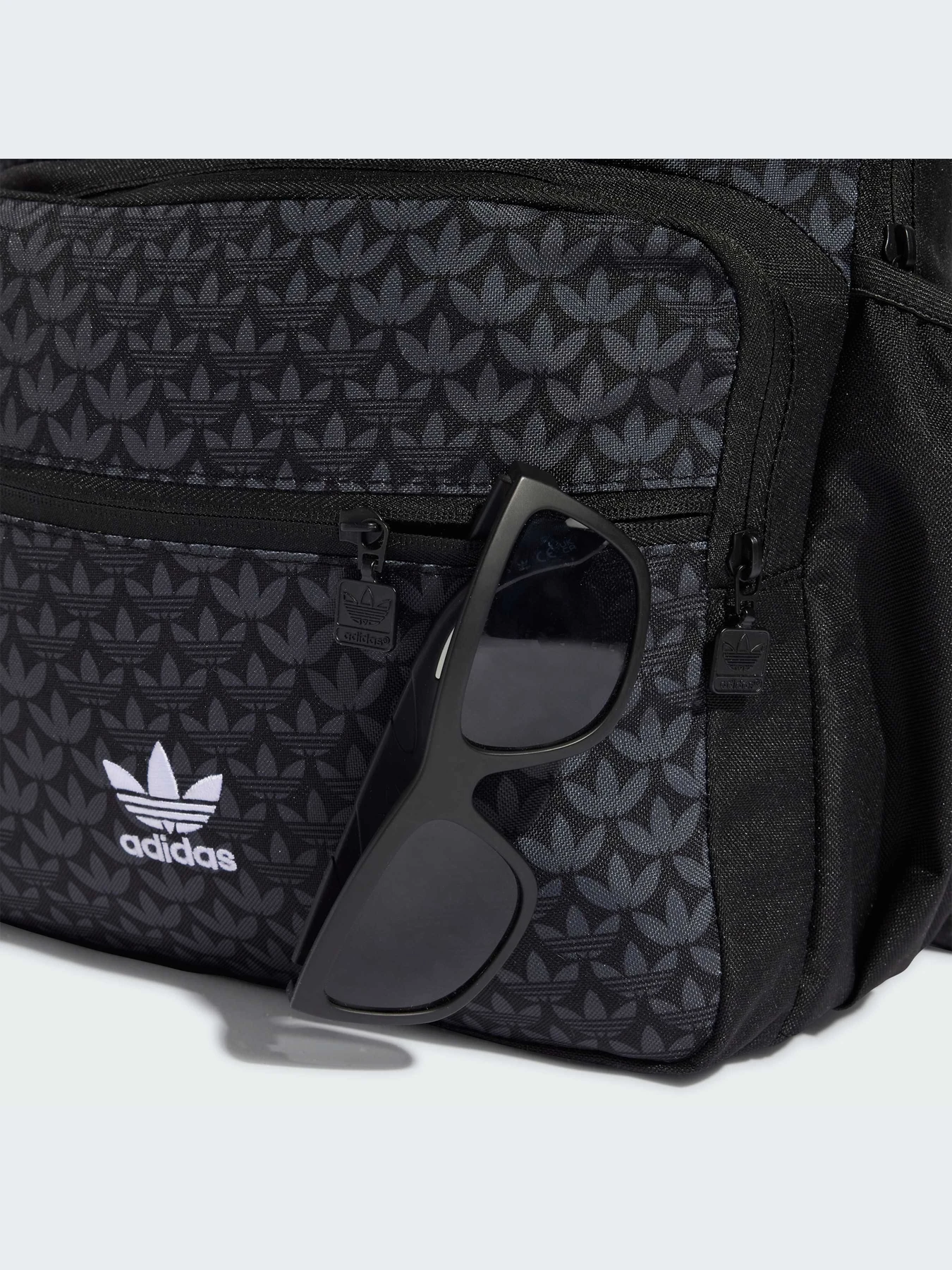 Рюкзаки Adidas Graphics модель IX6828 Рюкзаки Adidas Graphics модель IX6828 Фото