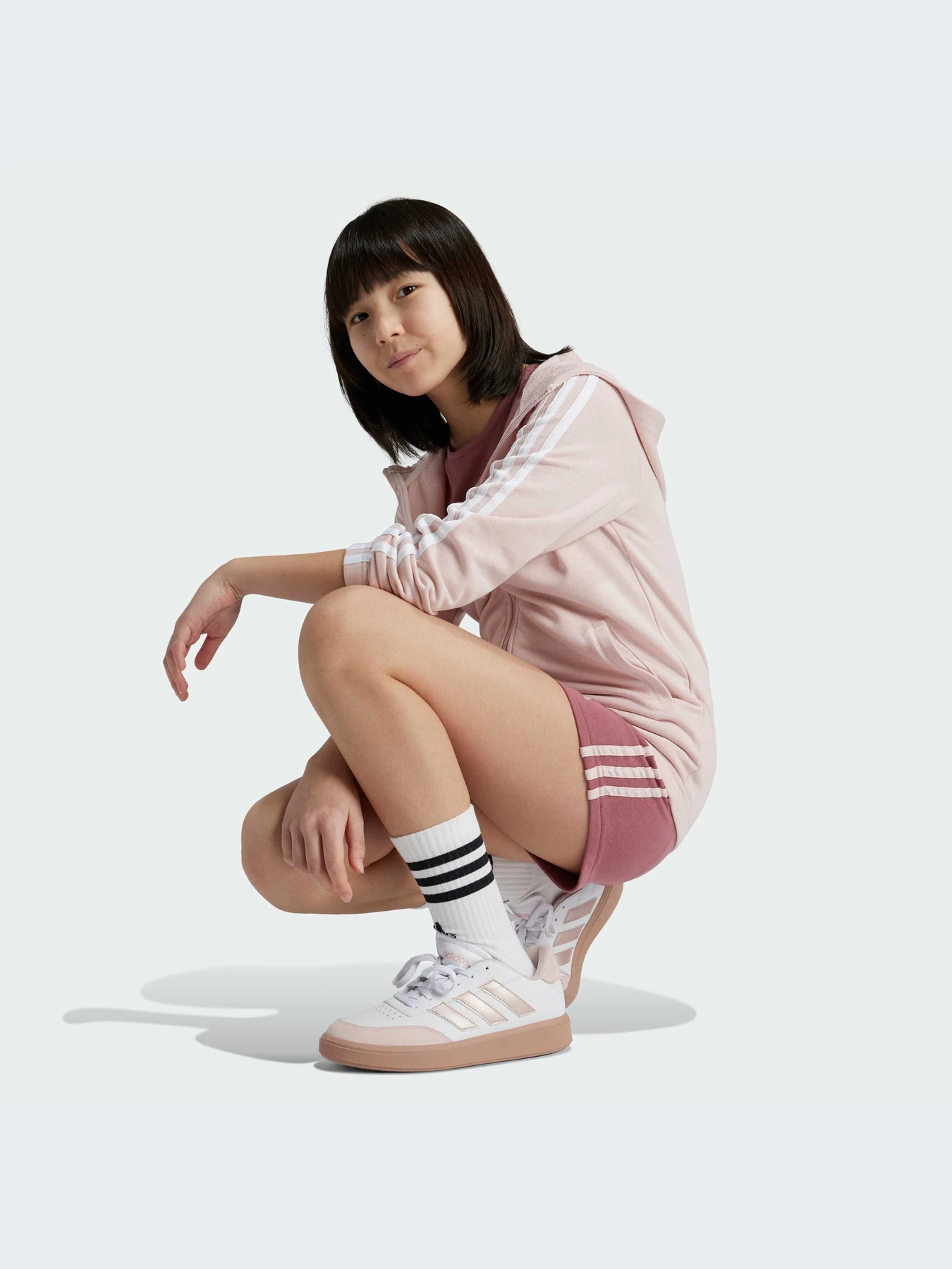 Худи и свитшоты Adidas модель IZ3464 Худи и свитшоты Adidas модель IZ3464 Фото