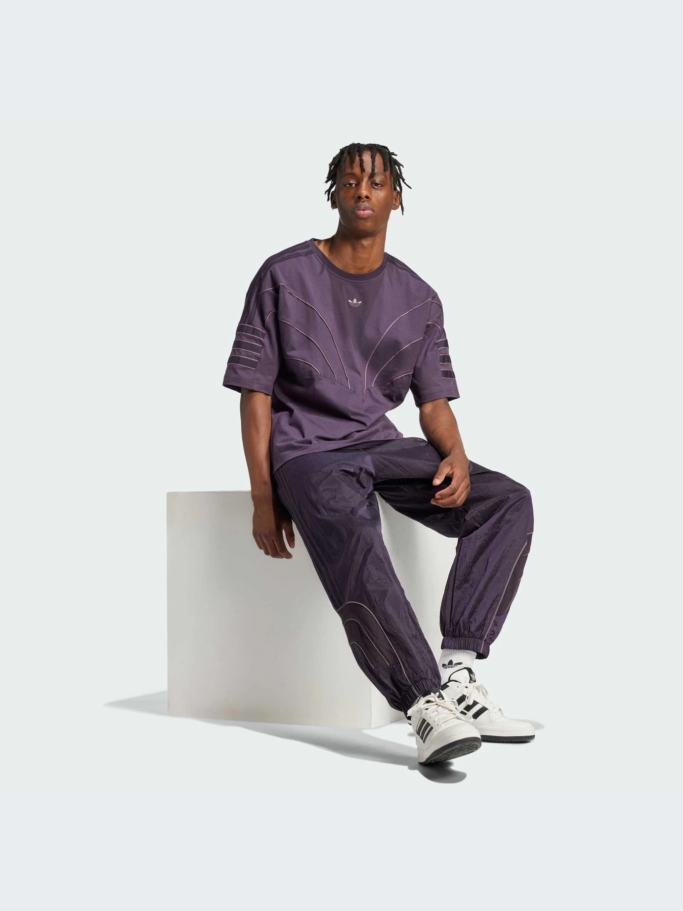 Штани Adidas модель IZ2610 Штани Adidas модель IZ2610 Фото