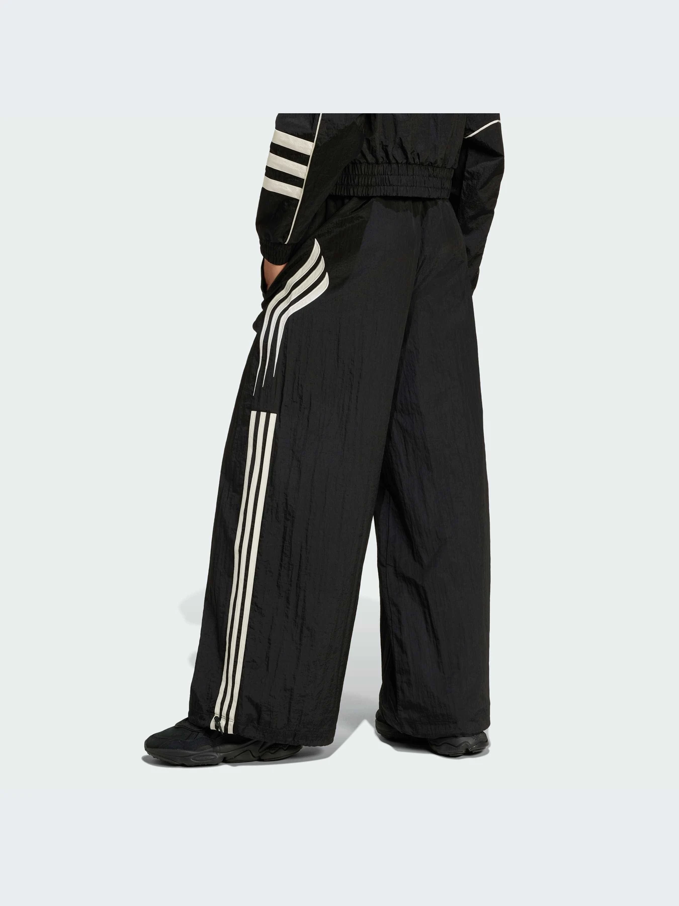 Брюки Adidas модель IW5509 Брюки Adidas модель IW5509 Фото