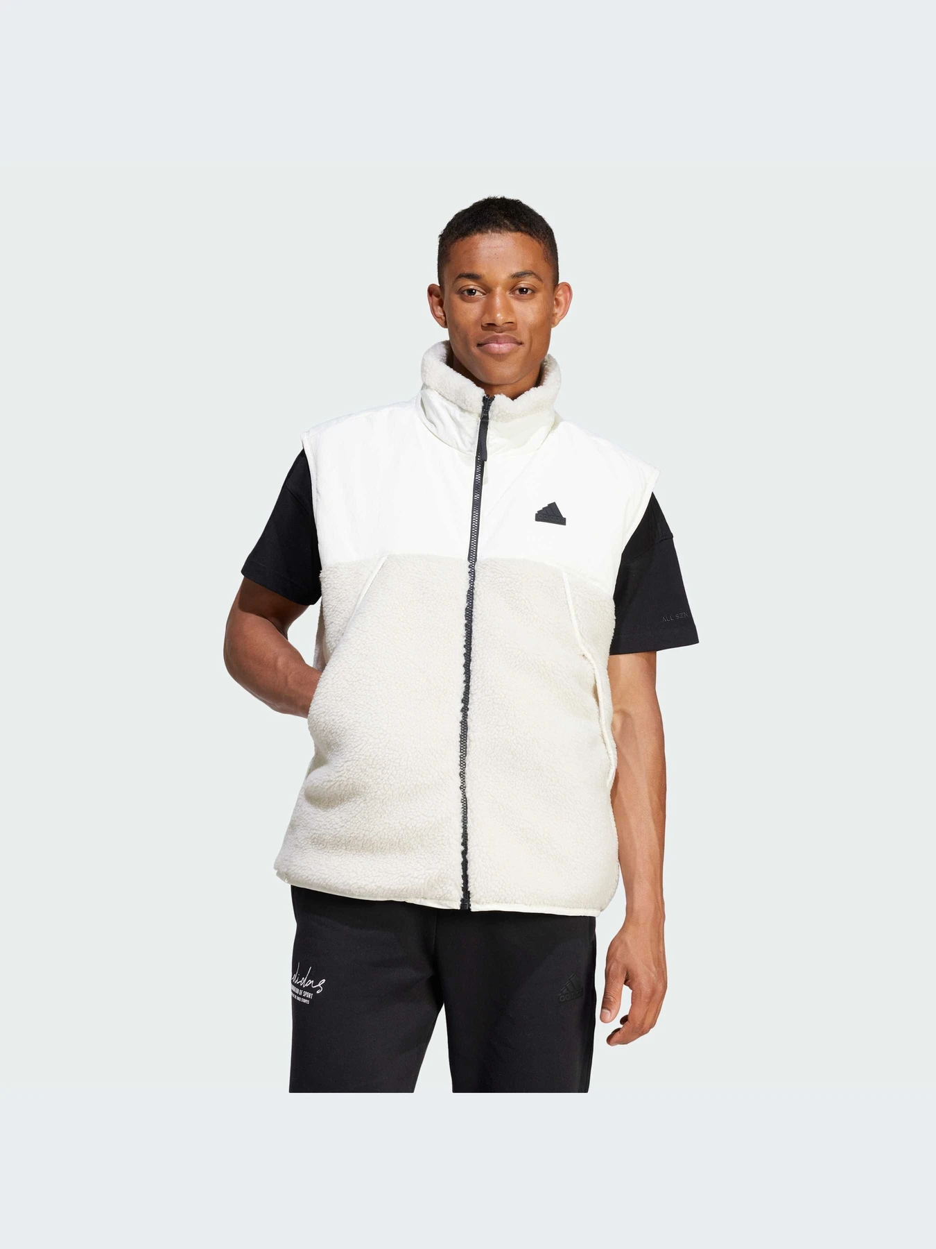 Куртки и дубленки Adidas модель IZ4658 Куртки и дубленки Adidas модель IZ4658 Фото
