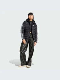 Куртки и дубленки Adidas Adicolor модель IW5849 Фото