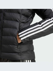Куртки и дубленки Adidas Adicolor модель IW5849 Фото