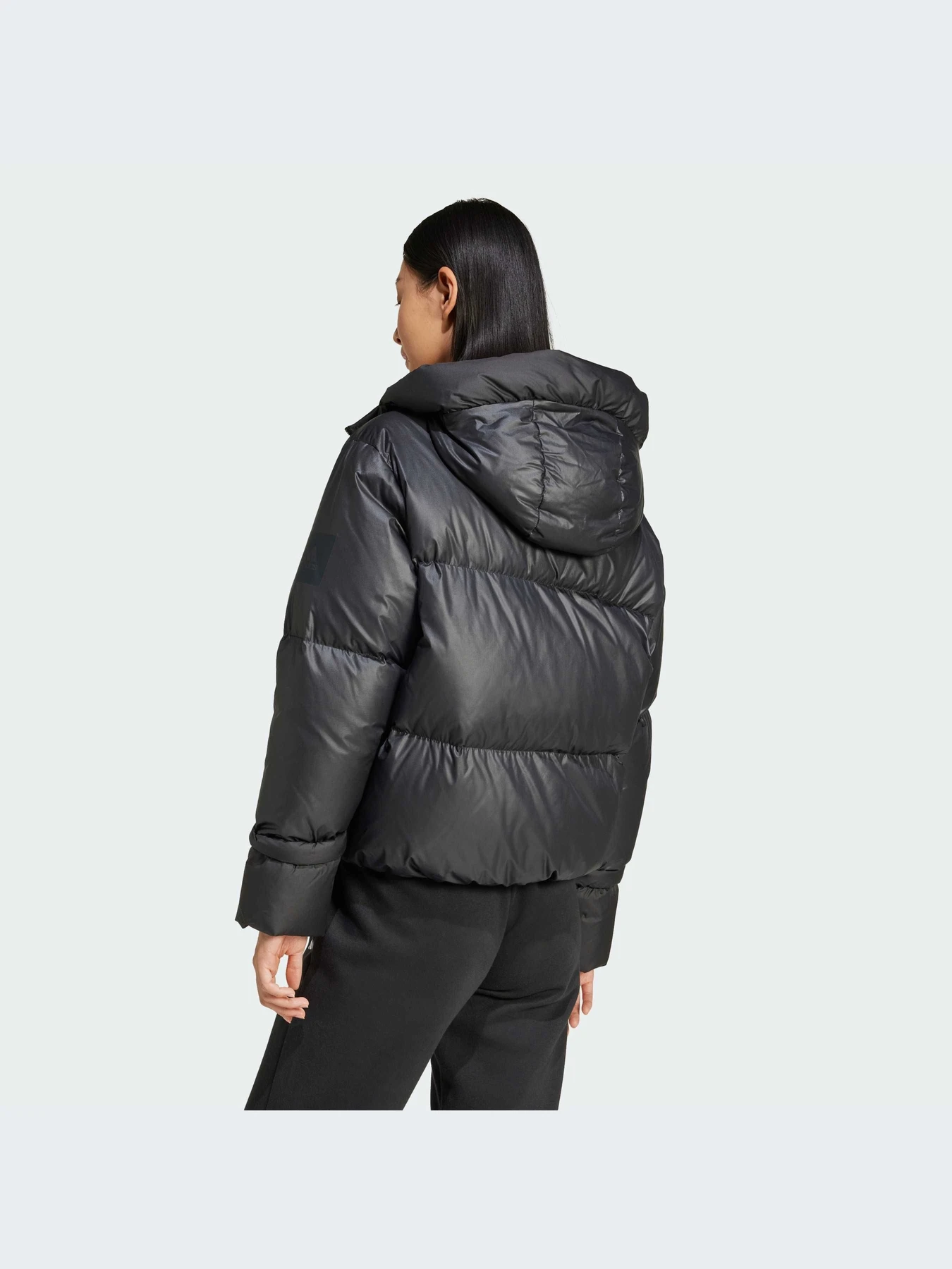 Куртки и дубленки Adidas модель IV9771 Куртки и дубленки Adidas модель IV9771 Фото