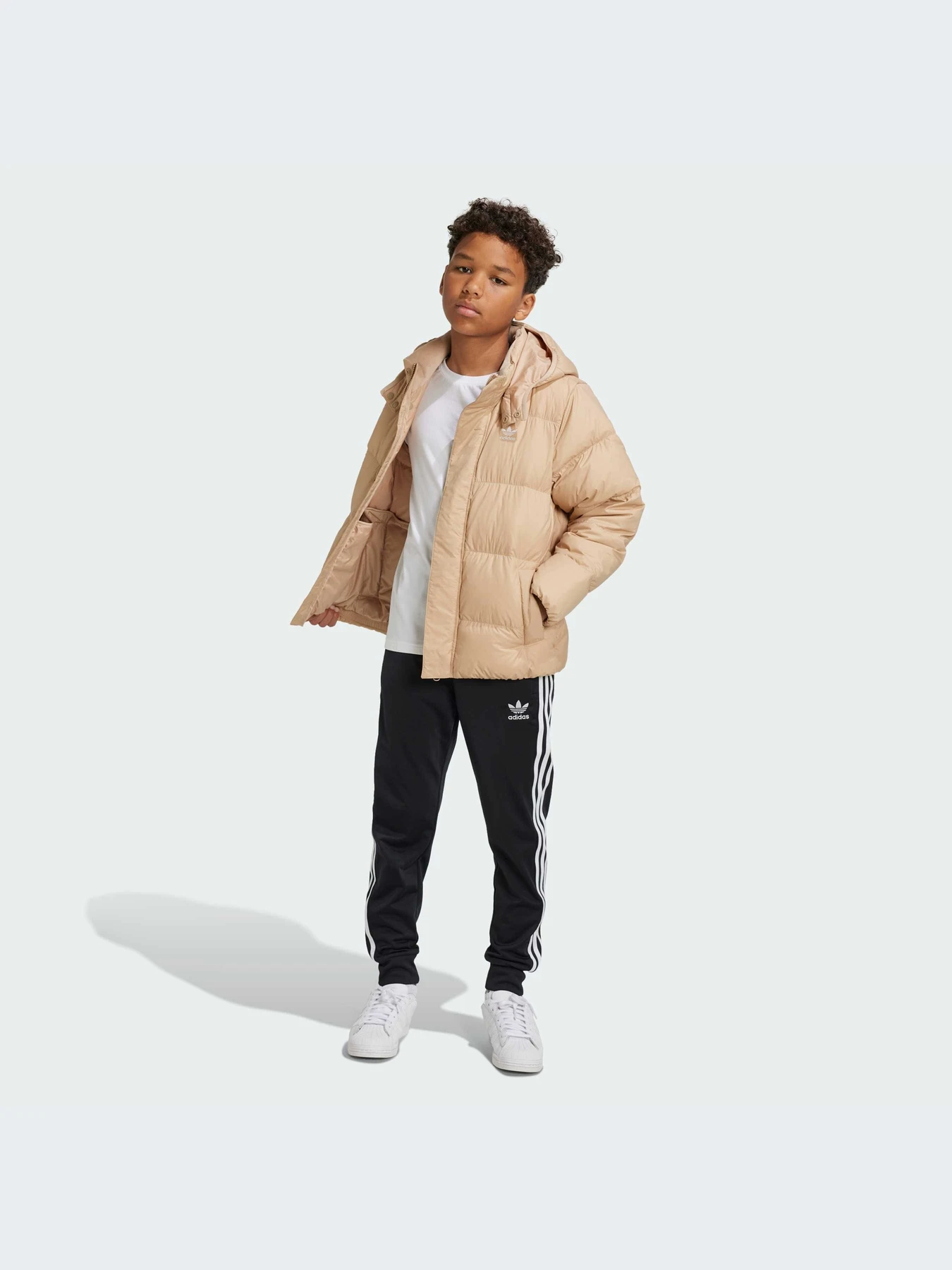 Куртки и дубленки Adidas Adicolor модель IY7500 Фото